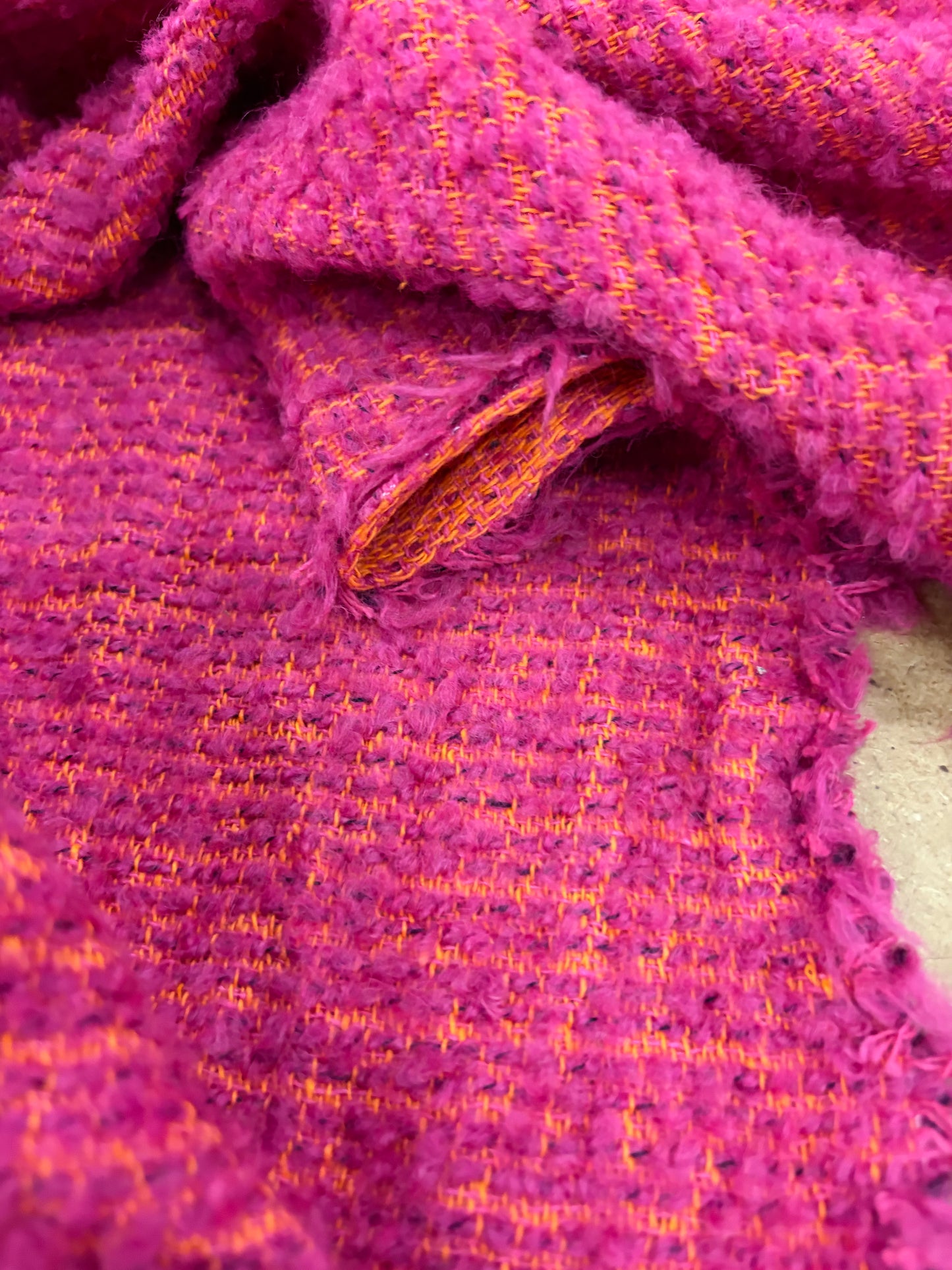 KELLY 009 tweed bouclette fuchsia