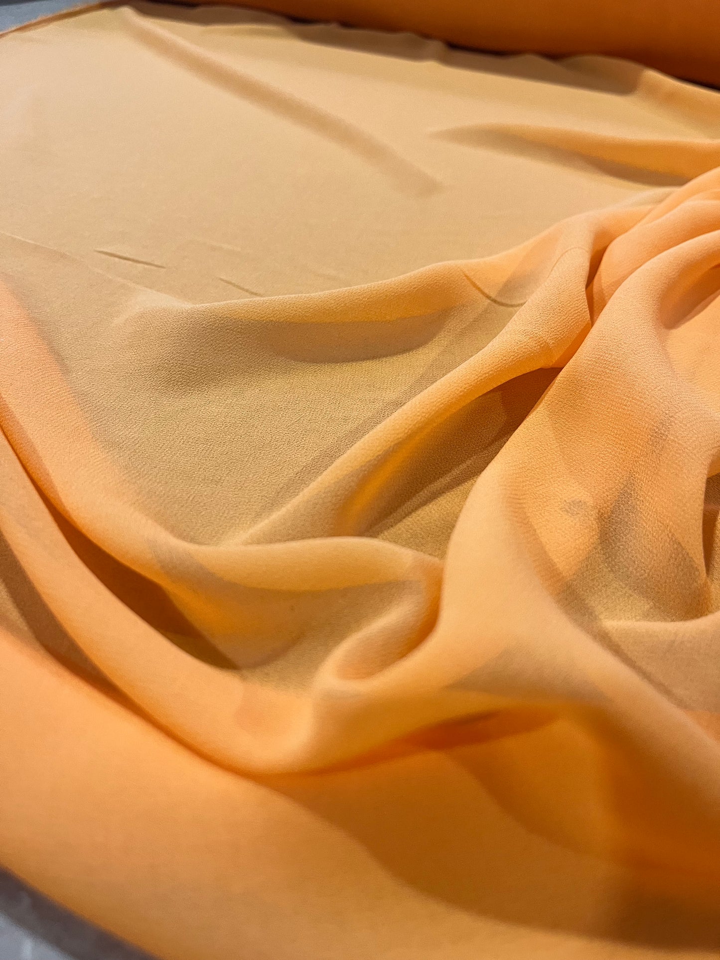 E02 chiffon orange