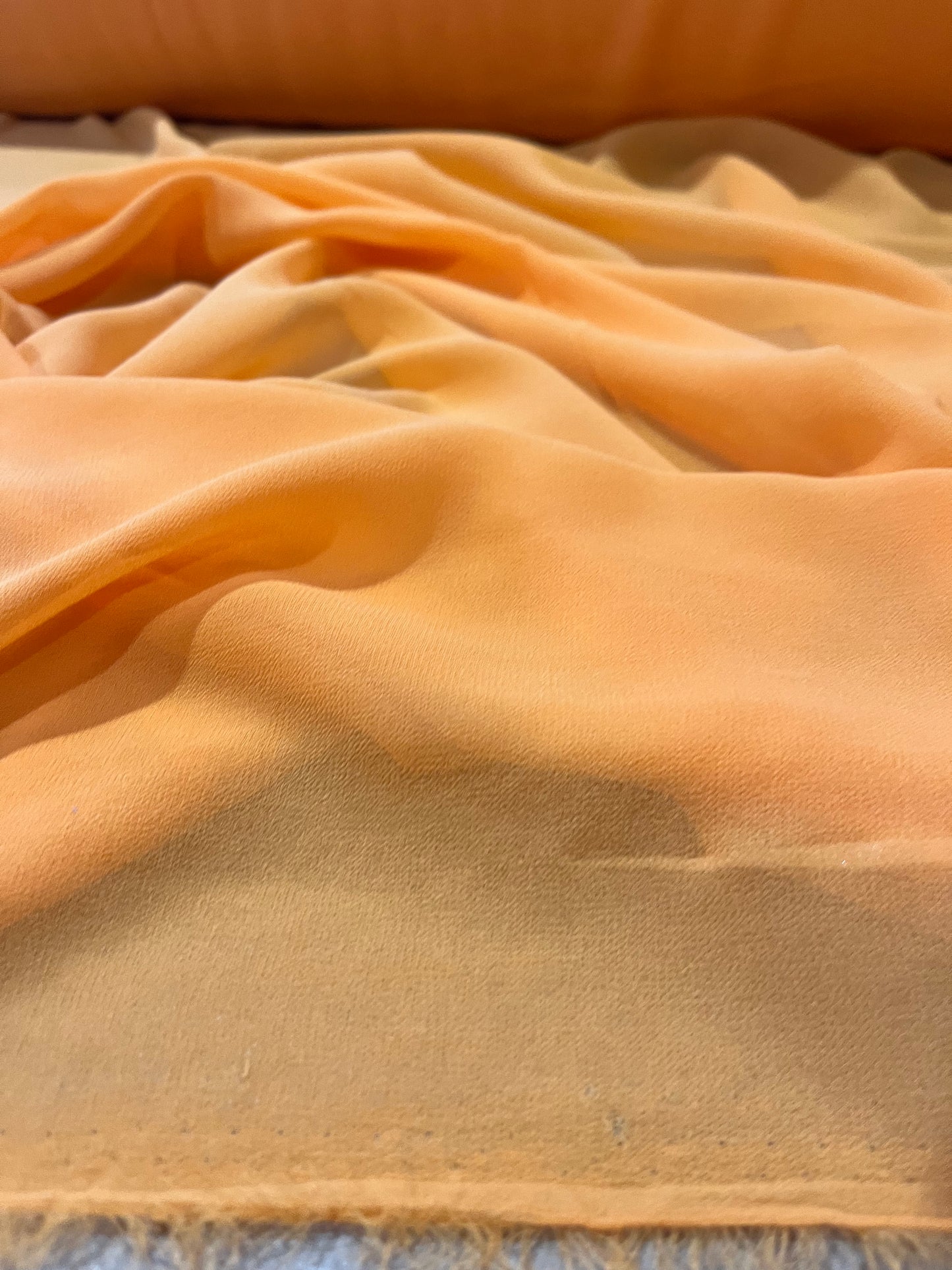 E02 chiffon orange