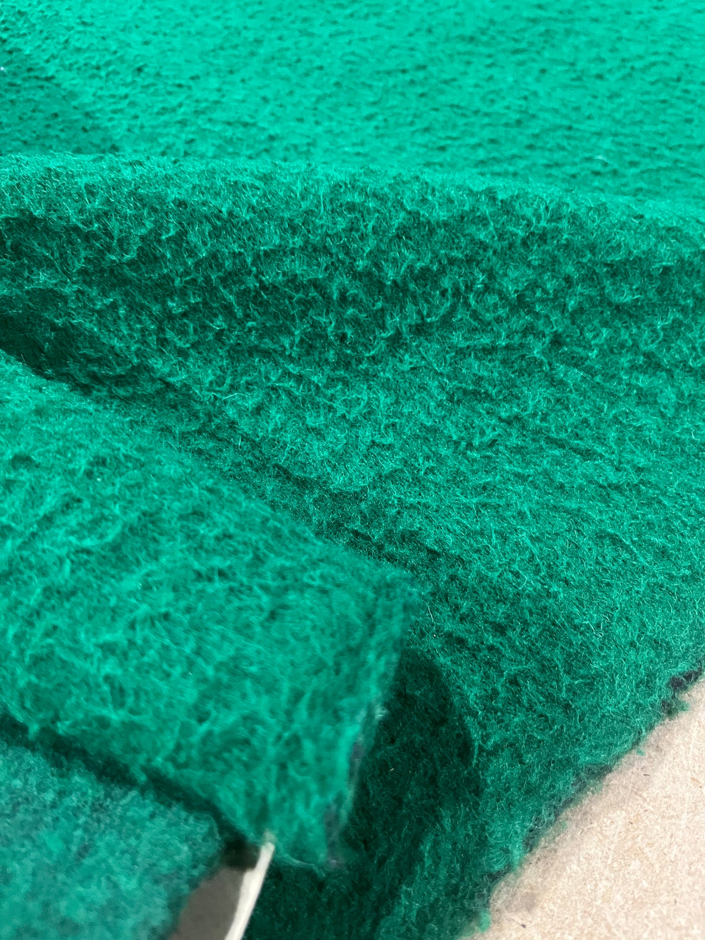 G01 Boiled wool bright green