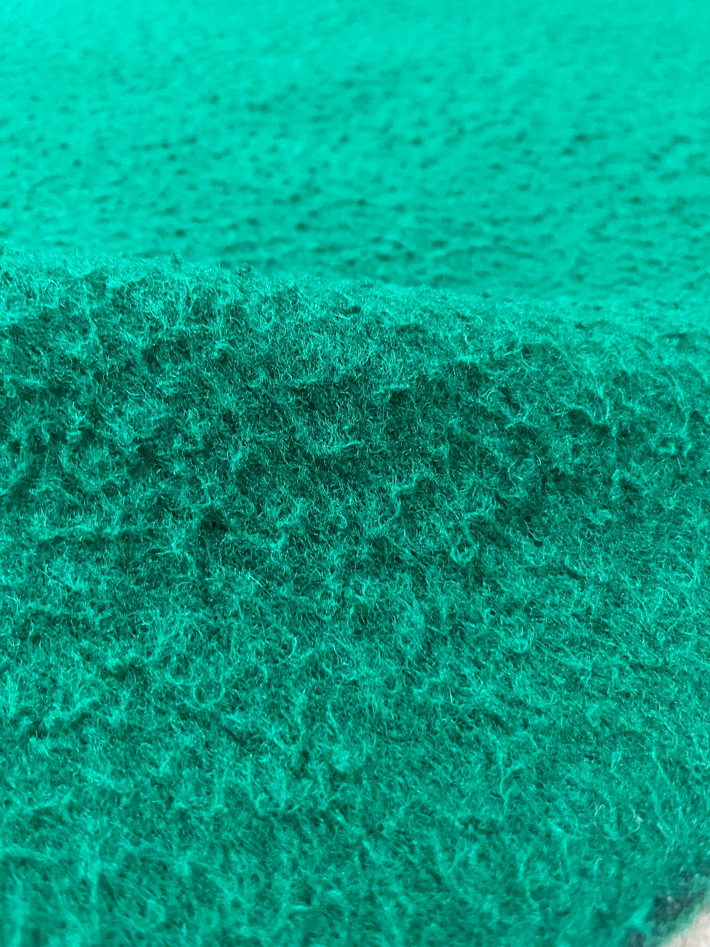 G01 Boiled wool bright green