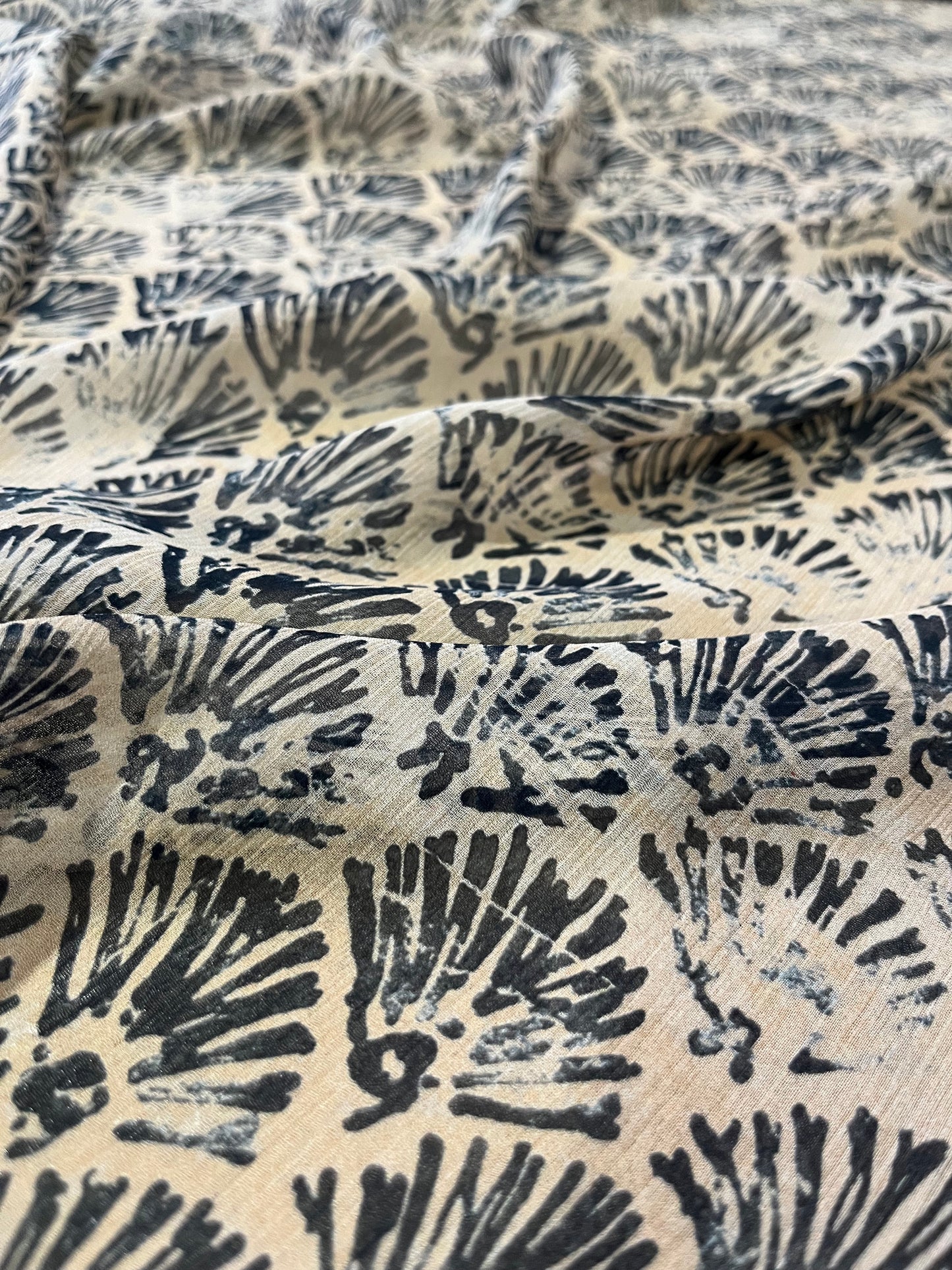 C01 POM 620 silk voile with print