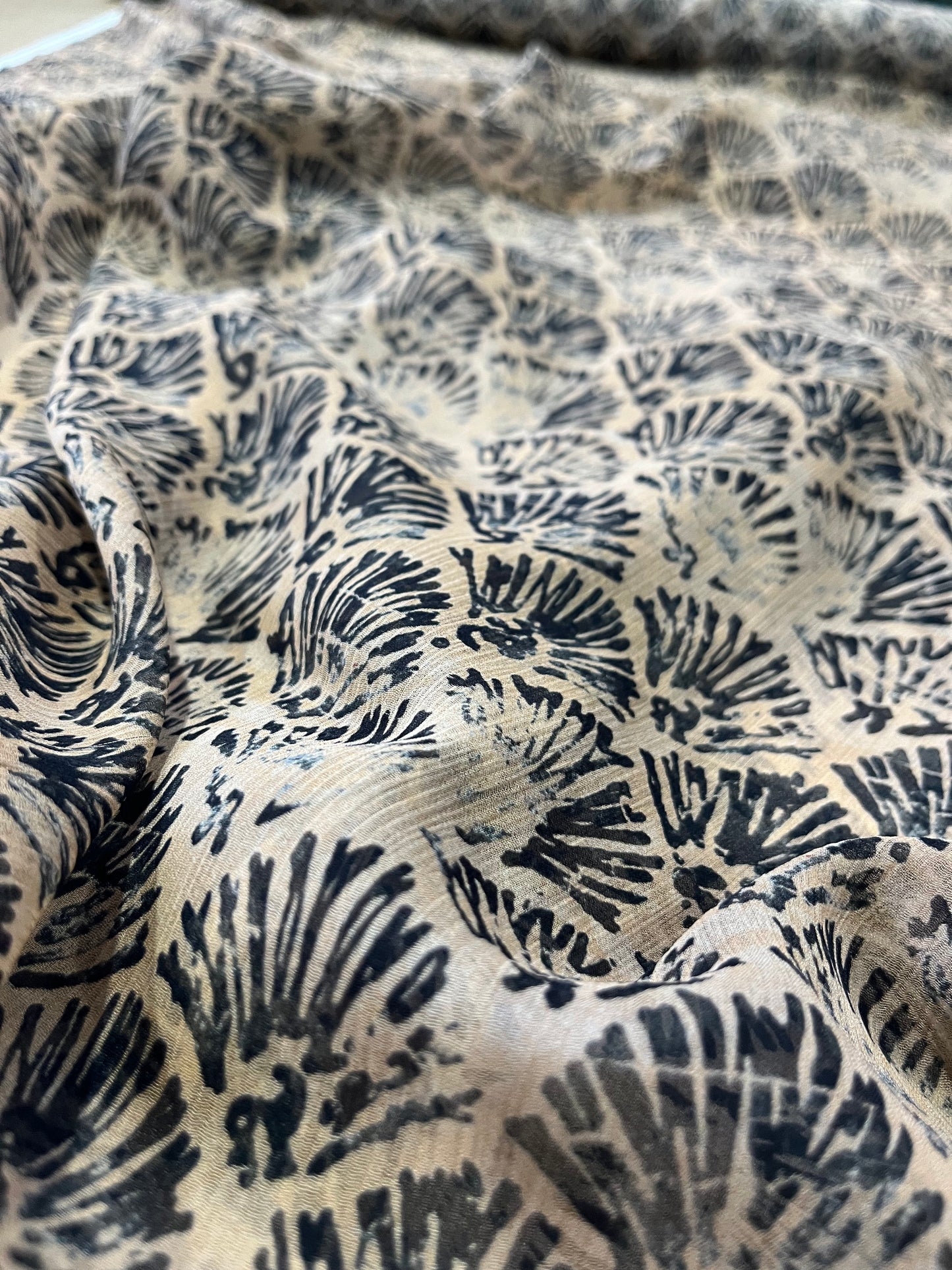 C01 POM 620 silk voile with print