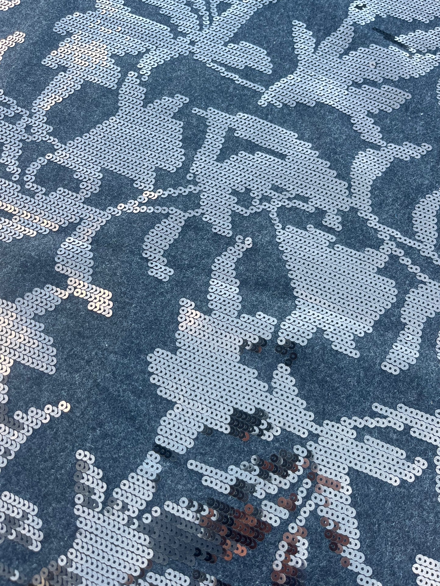 HERA 007 wool blanket with sequins