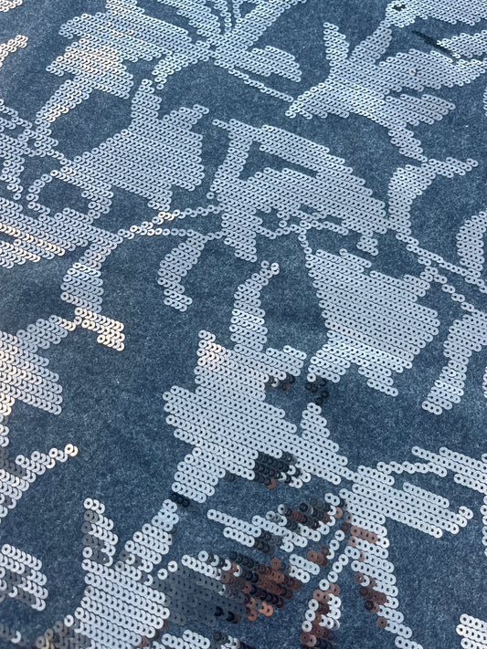 HERA 007 wool blanket with sequins