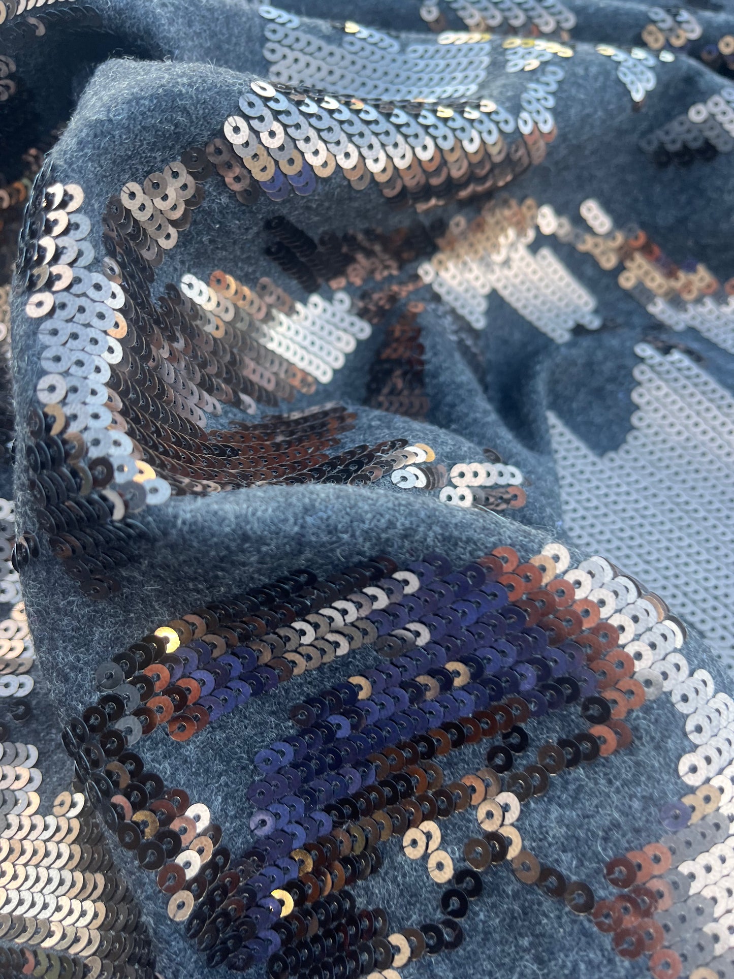 HERA 007 wool blanket with sequins