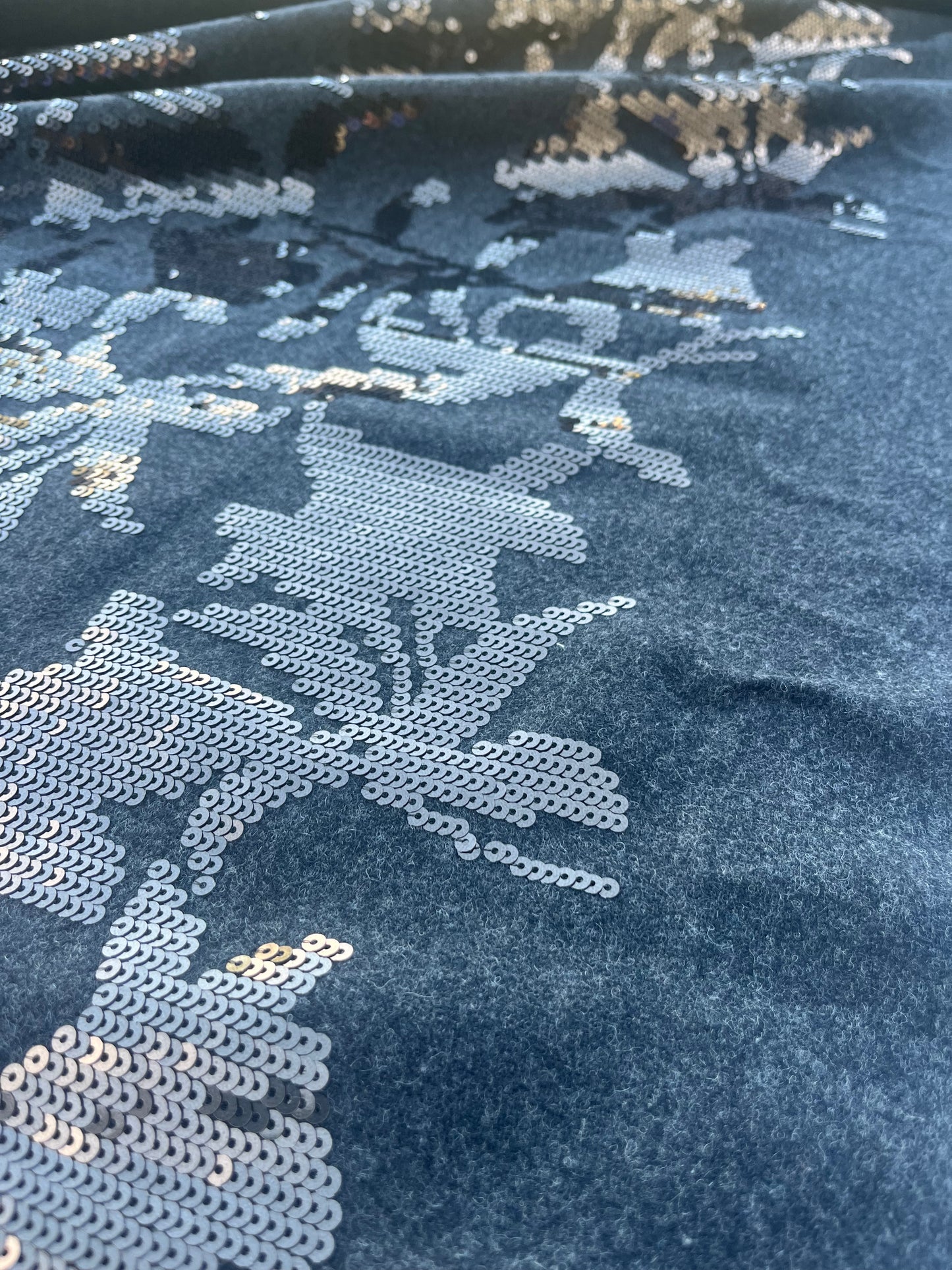 HERA 007 wool blanket with sequins