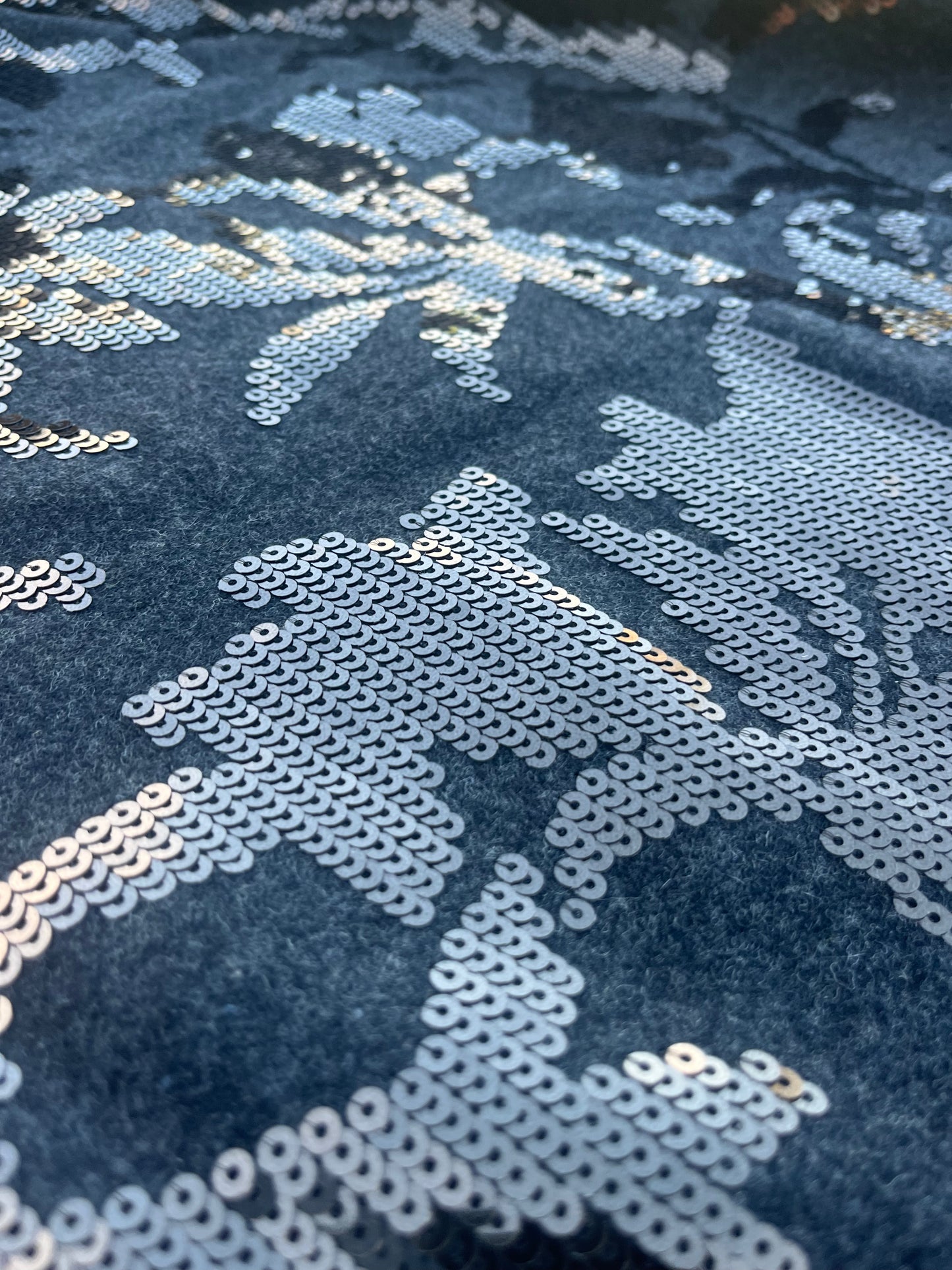 HERA 007 wool blanket with sequins