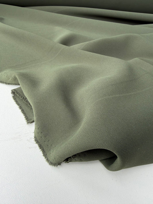 AMI 021 heavy crêpe dark green