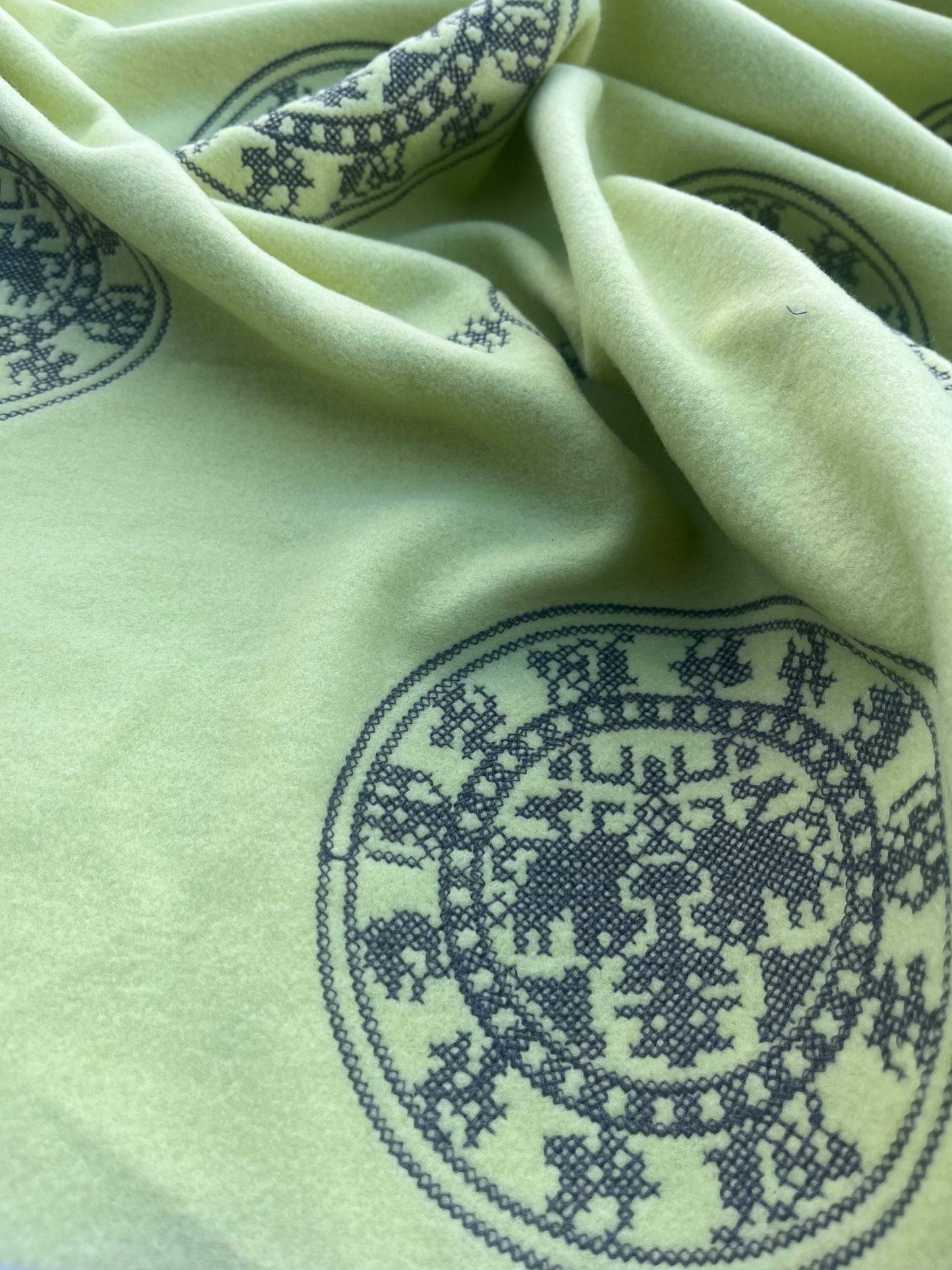 HERA 017 wool jacquard  lime/moss