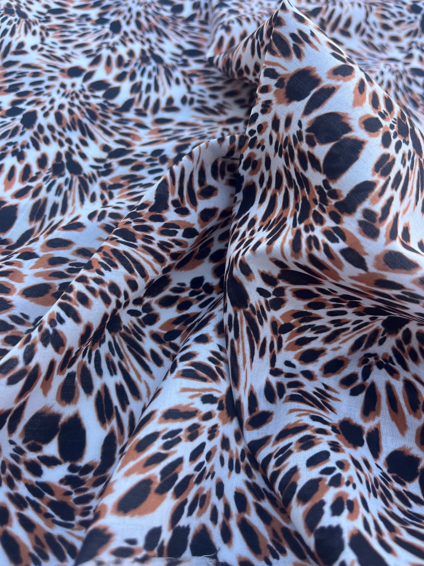 HERA 021 cotton voile animal feathers