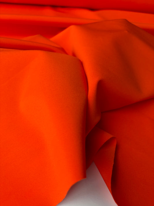 AMI 027 tight viscose jersey orange