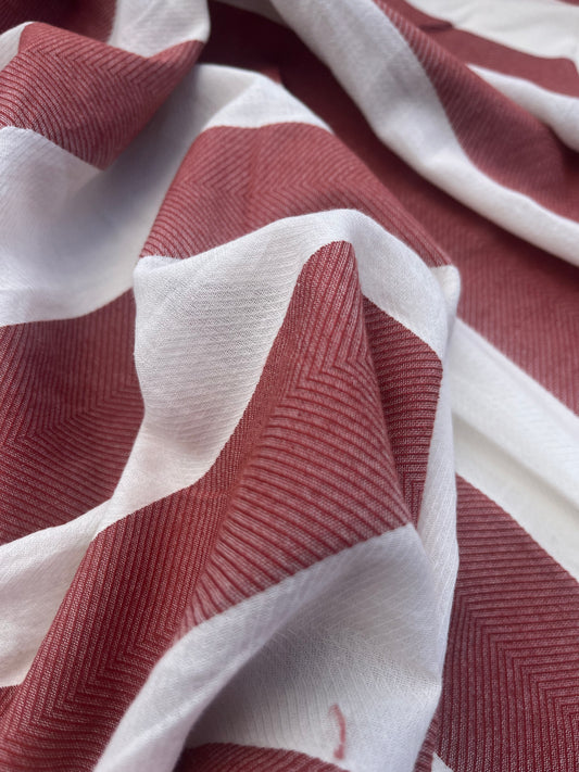 HERA 022 Gauze jacquard fishbone ecru/brick