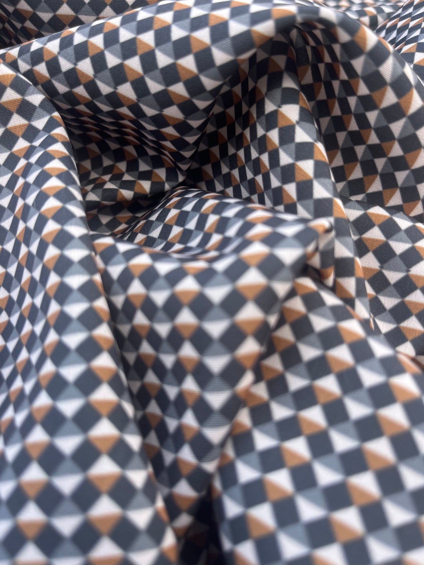 HERA 023  silky satin geometrical micro print