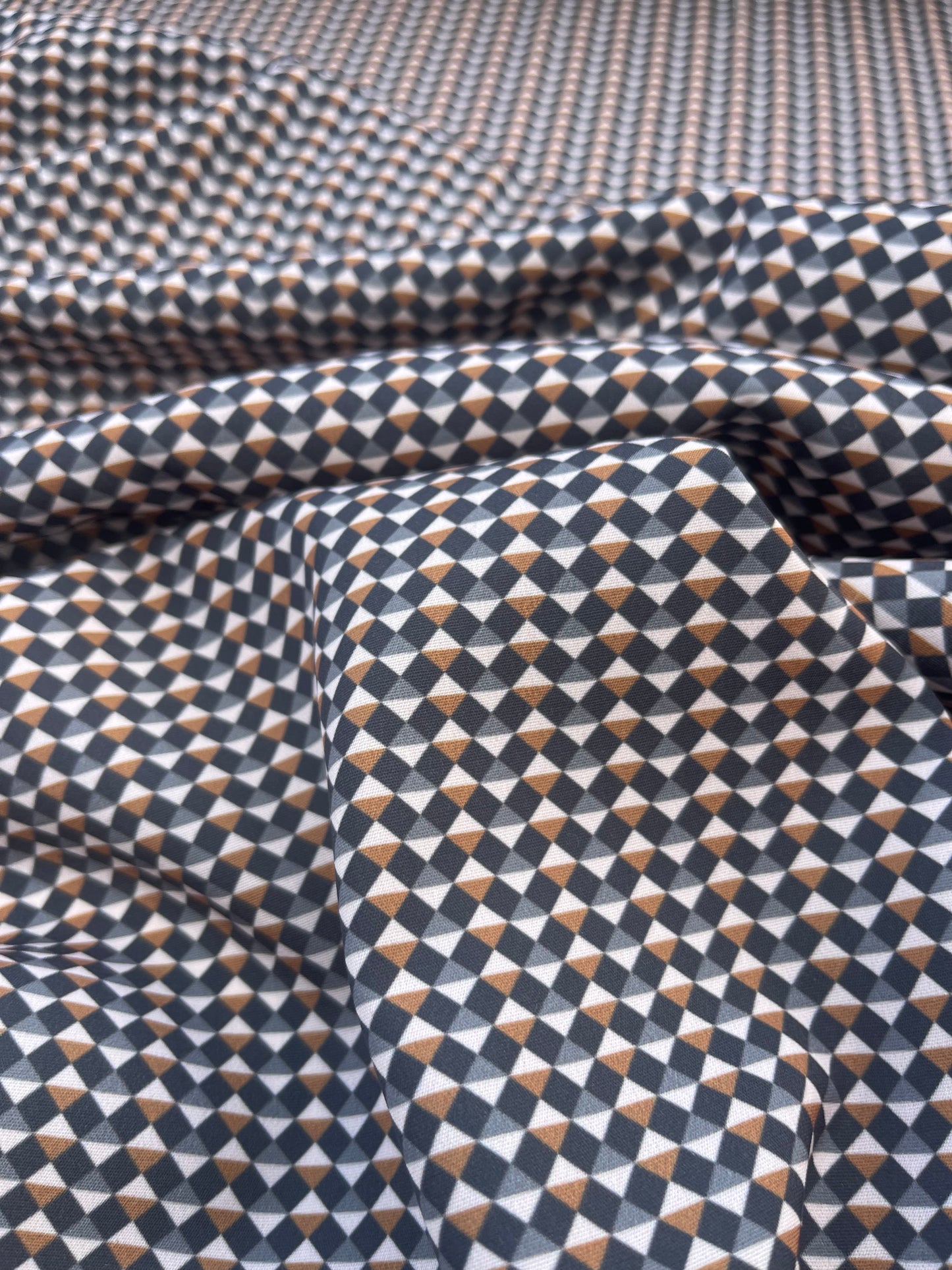 HERA 023  silky satin geometrical micro print