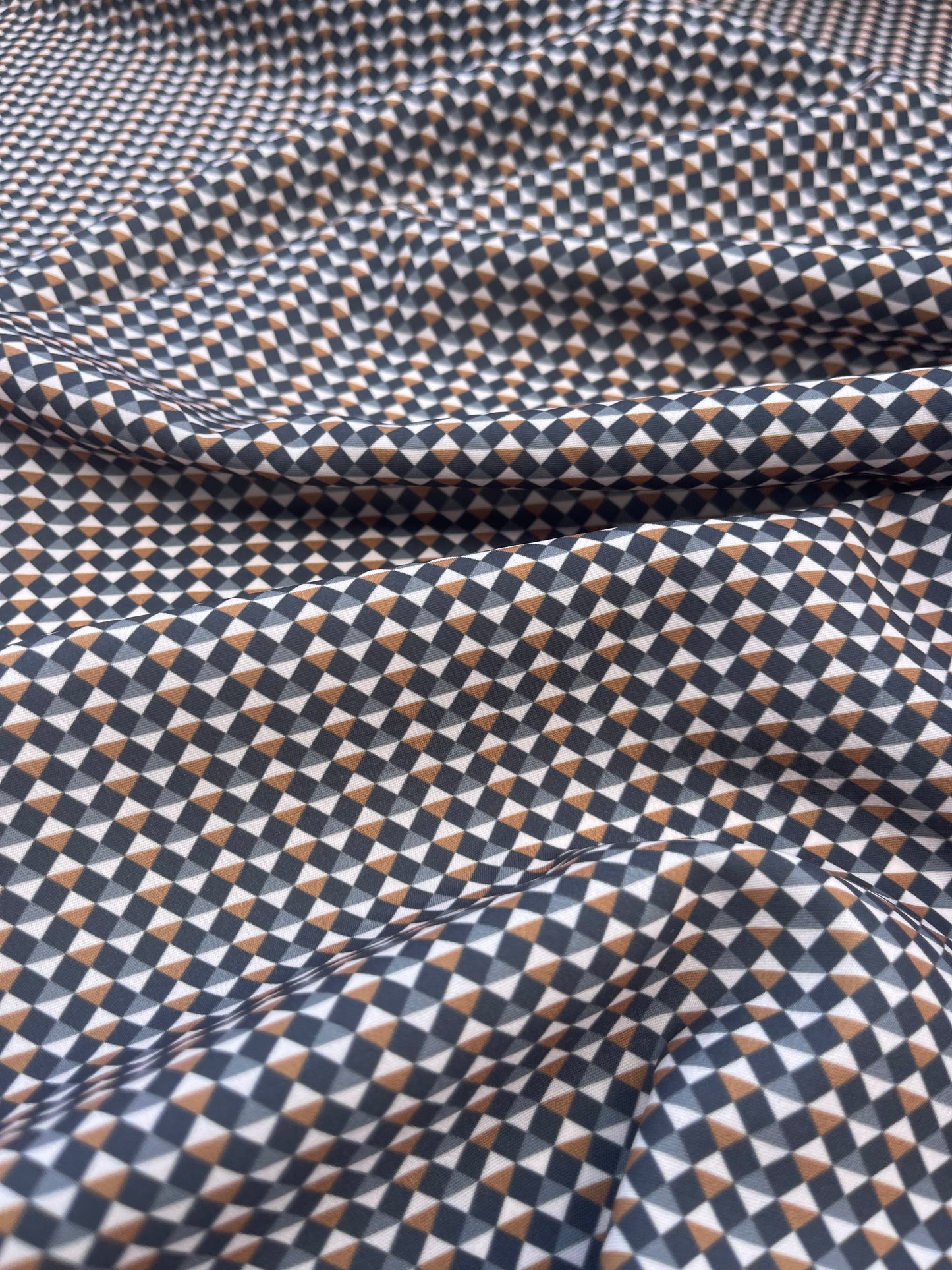 HERA 023  silky satin geometrical micro print