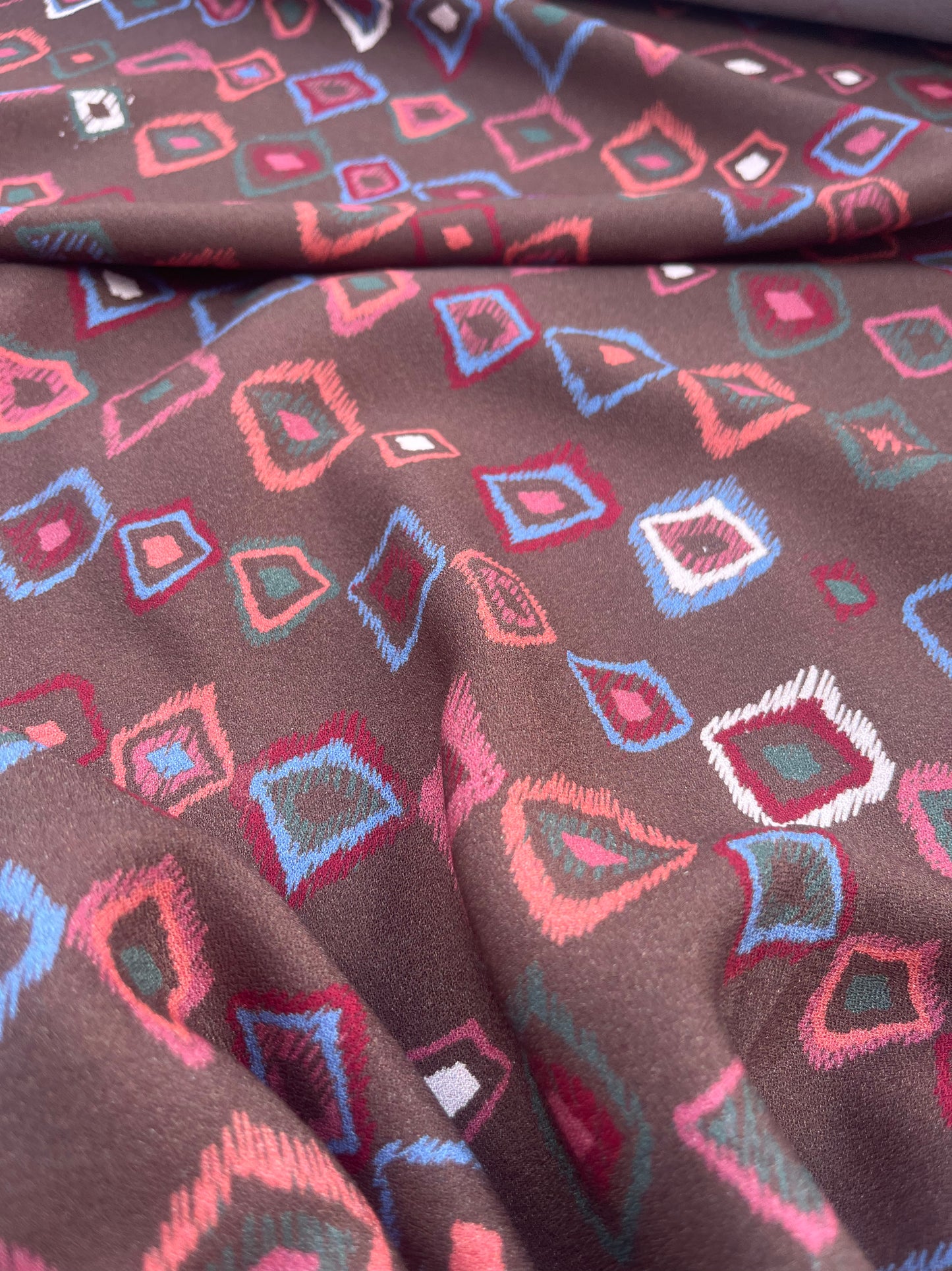 HERA 026 viscose crêpe hand drawn ethnic triangles