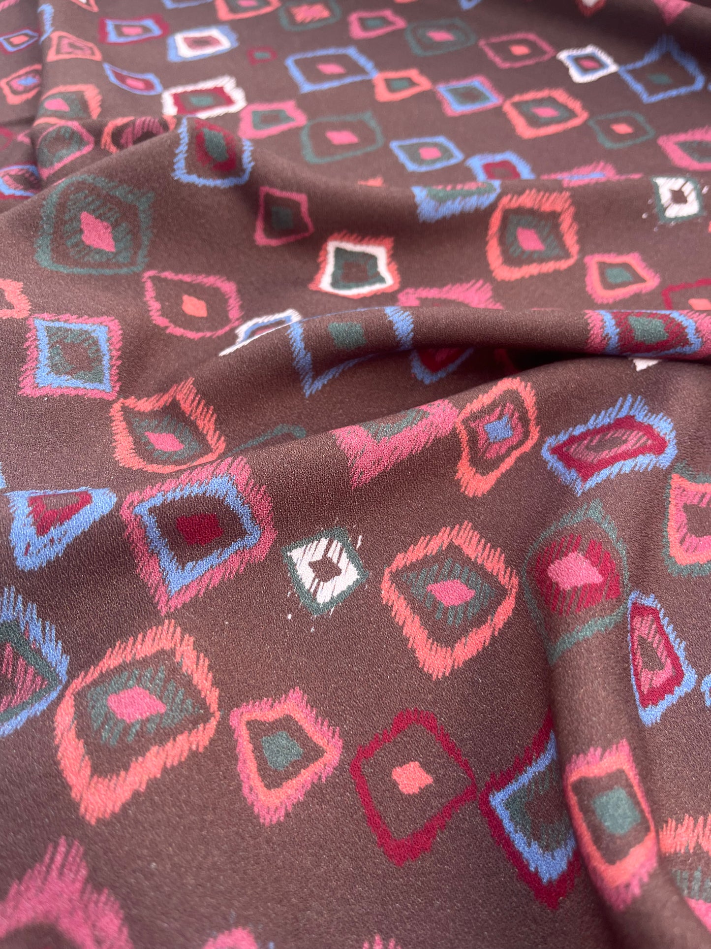 HERA 026 viscose crêpe hand drawn ethnic triangles