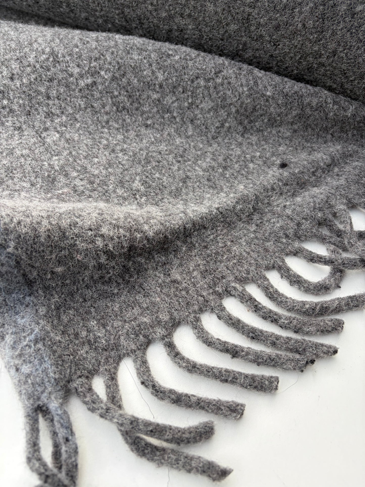 WILD WOOL 003 mid grey boiled wool with fringes