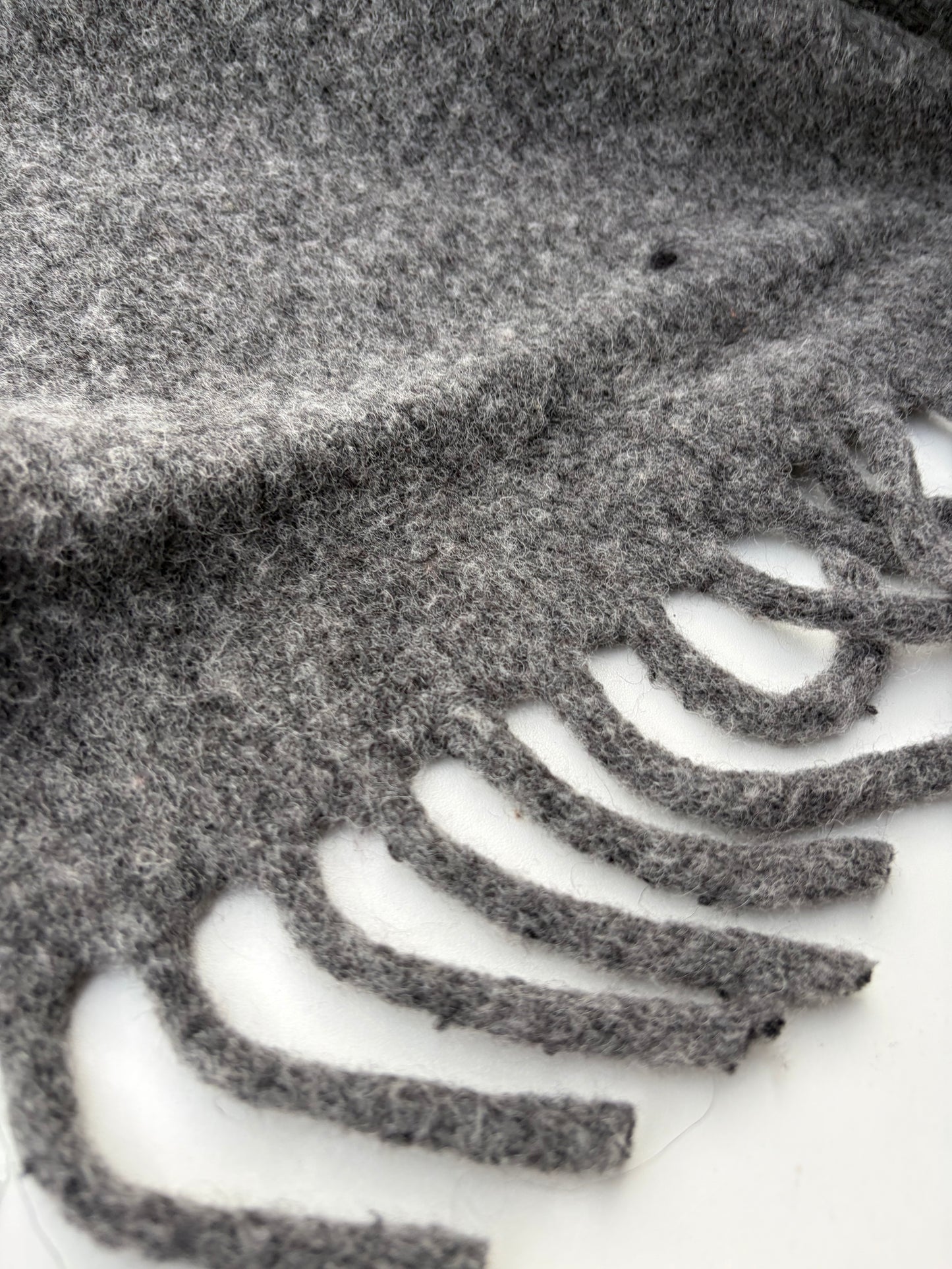 WILD WOOL 003 mid grey boiled wool with fringes
