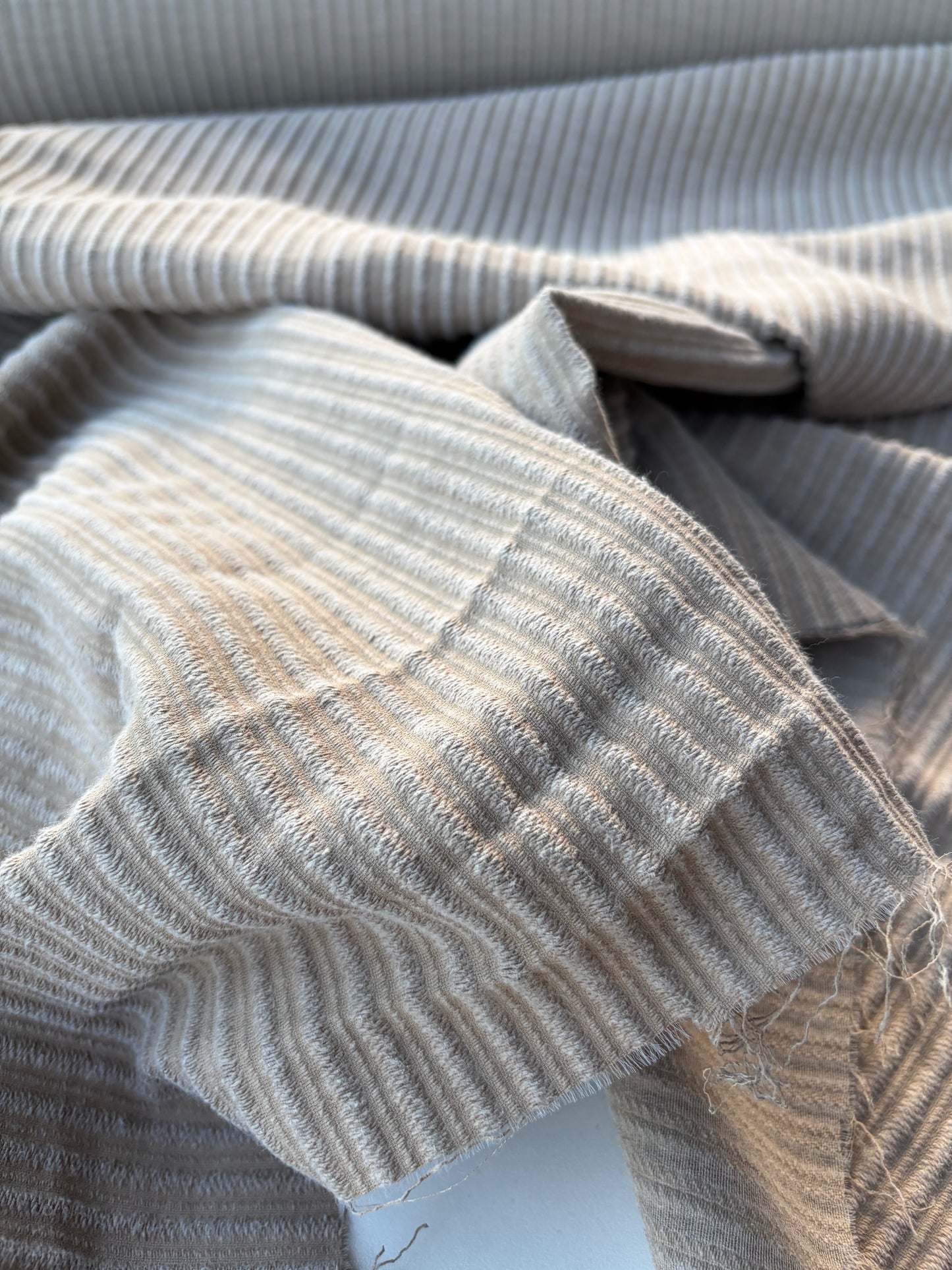TINO 002 irregular velours stripes