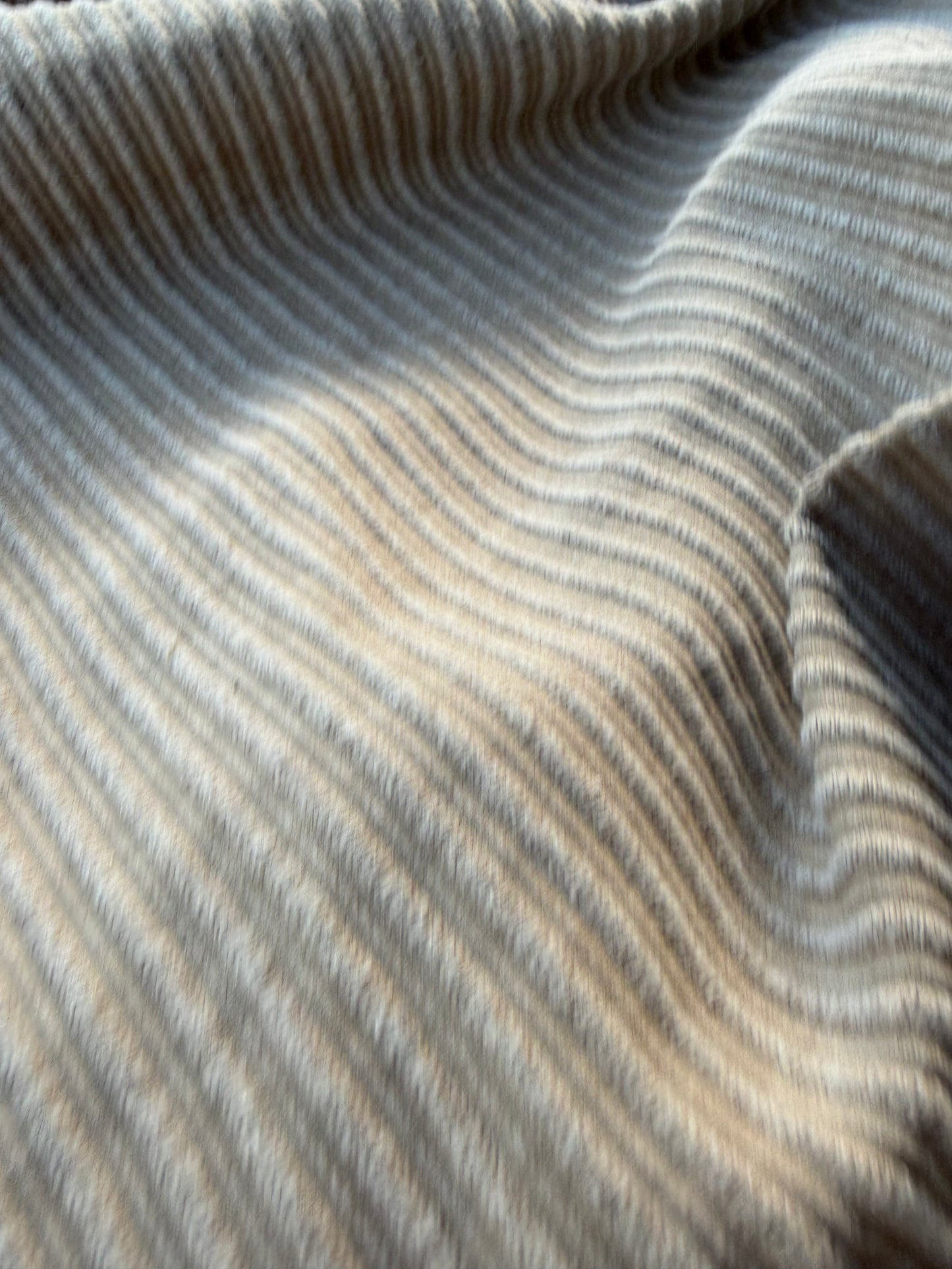 TINO 002 irregular velours stripes