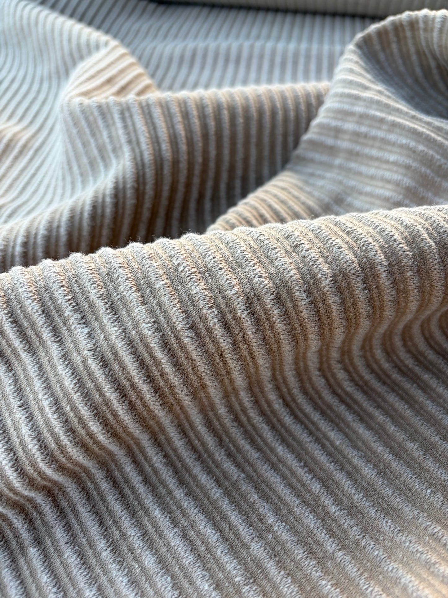 TINO 002 irregular velours stripes