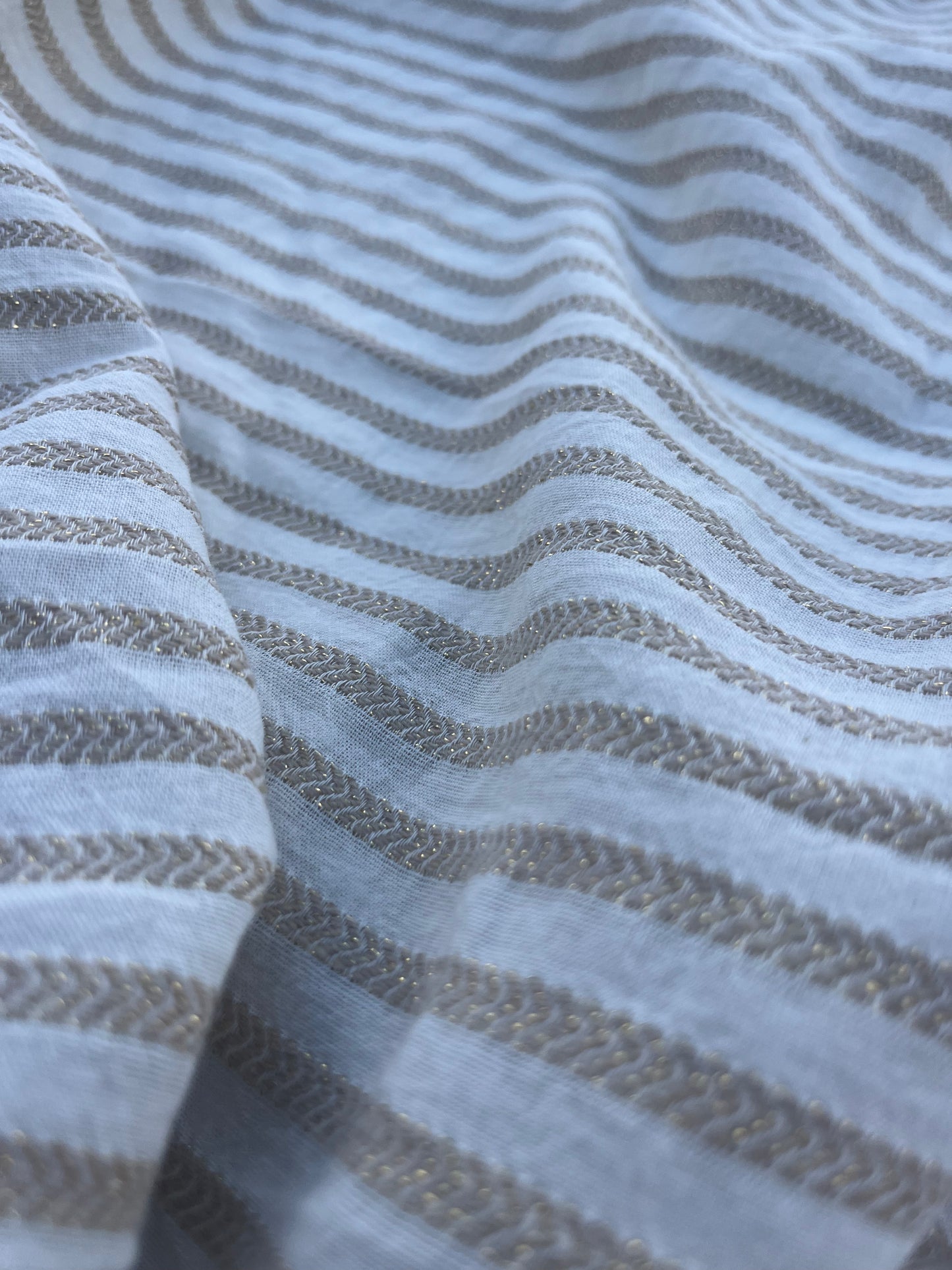 HERA 029 Gauze jacquard fishbone ecru/gold