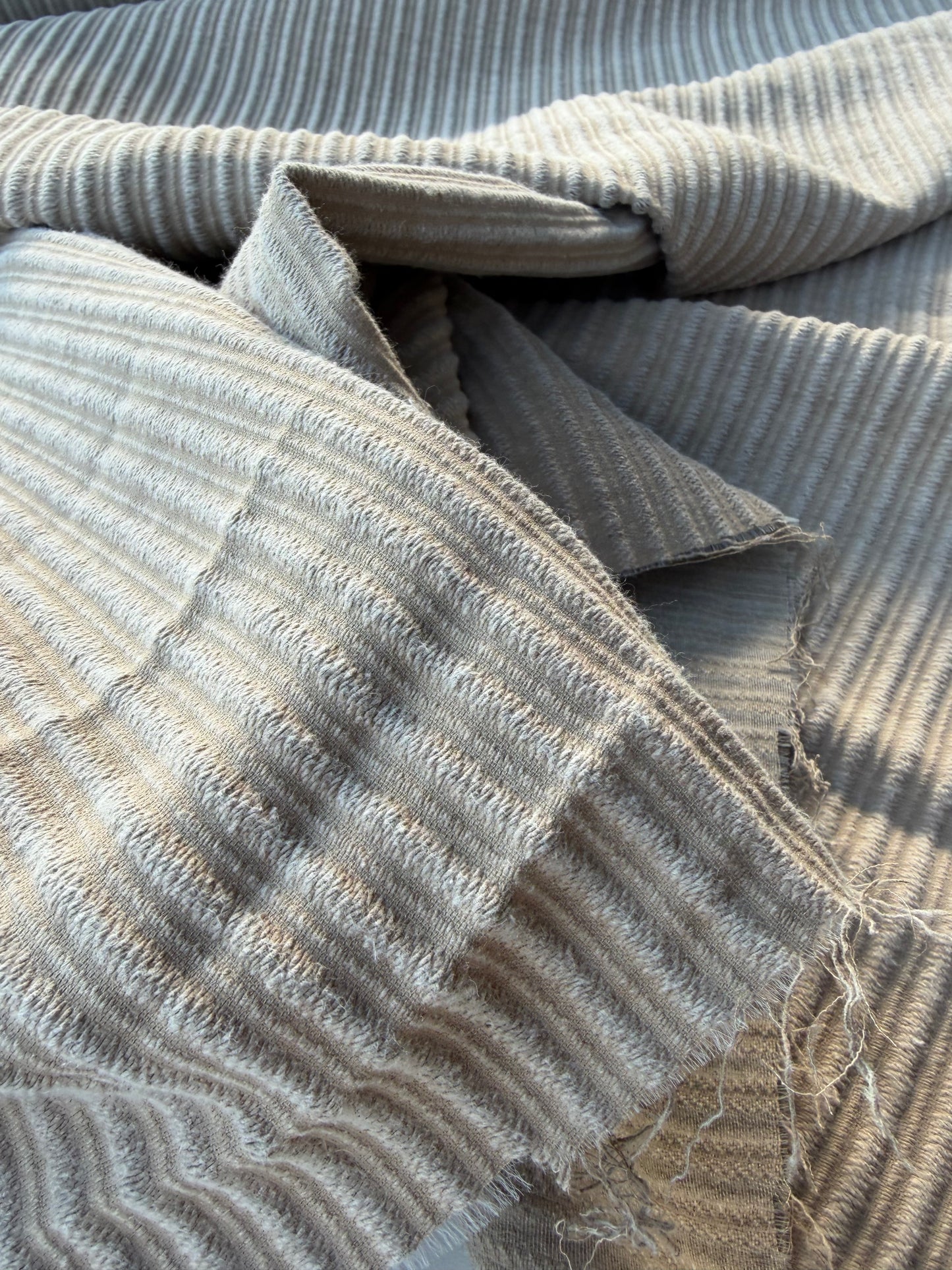 TINO 002 irregular velours stripes