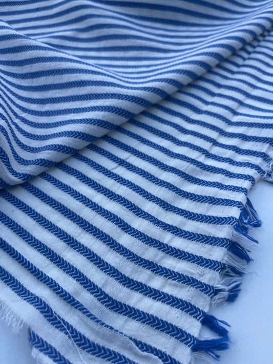 HERA 030 Gauze jacquard fishbone ecru/cobalt