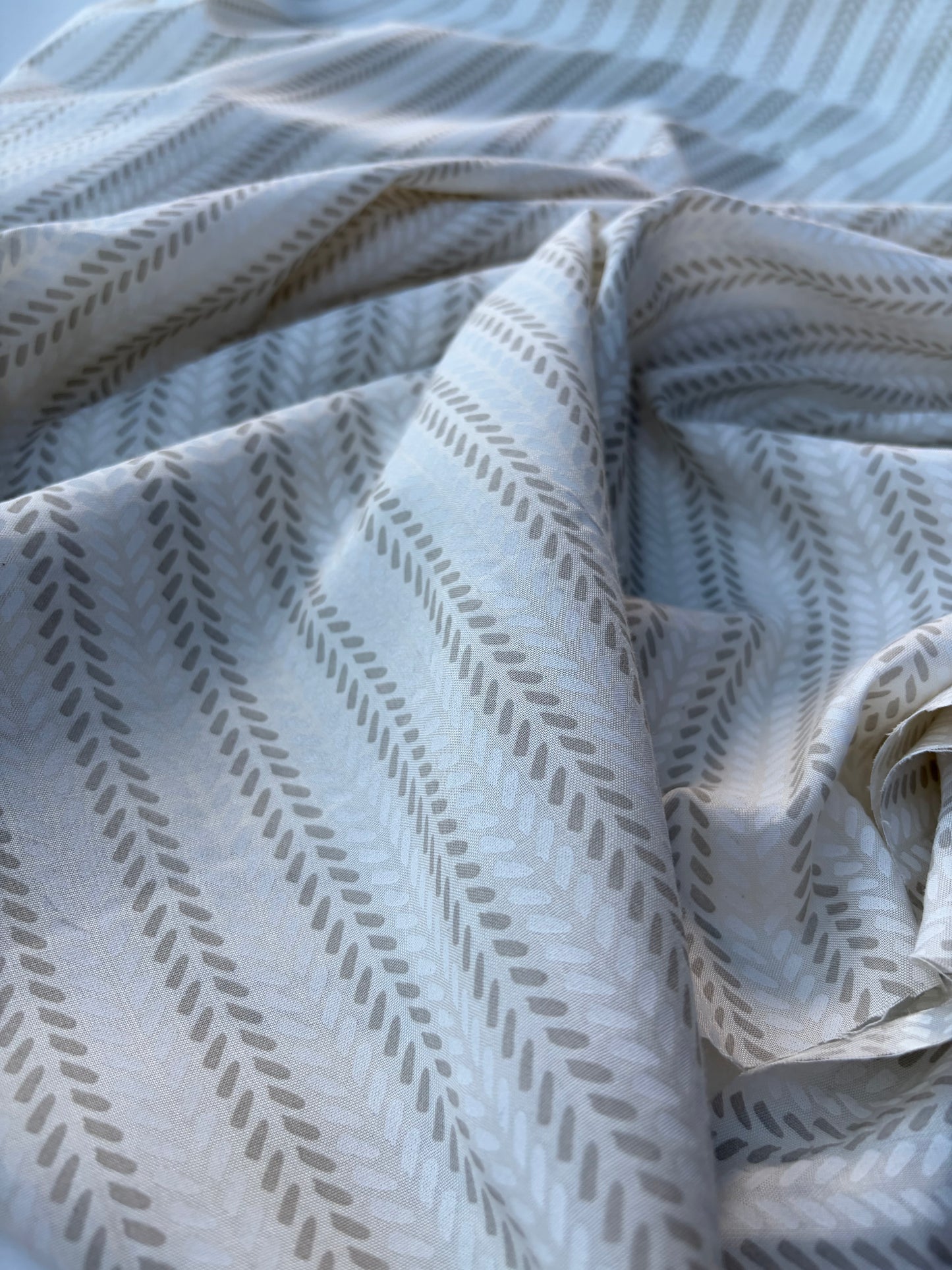 TINO 004 cotton voile sand/taupe print