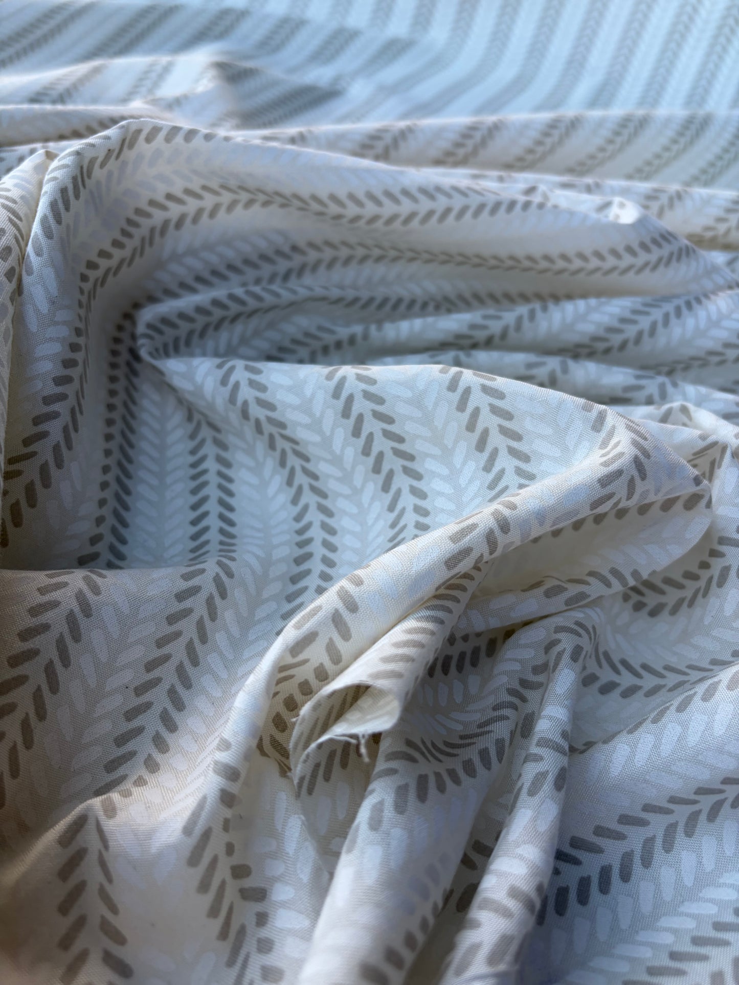 TINO 004 cotton voile sand/taupe print