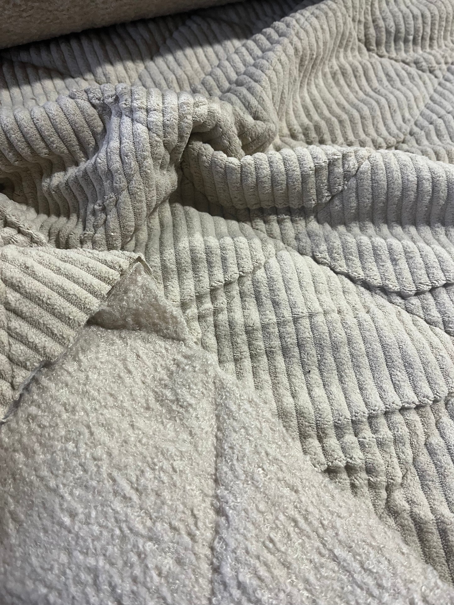 XII 002 quitled velvet sand