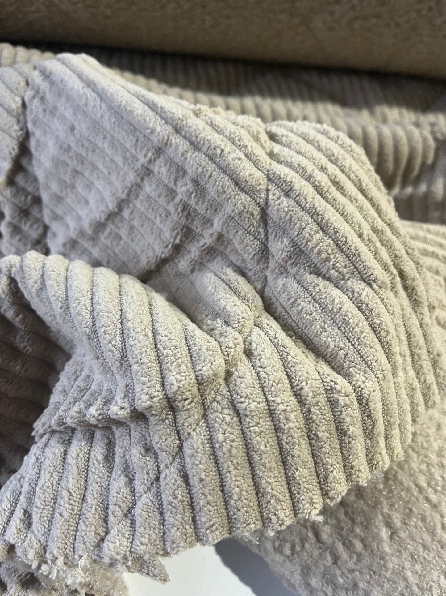 XII 002 quitled velvet sand