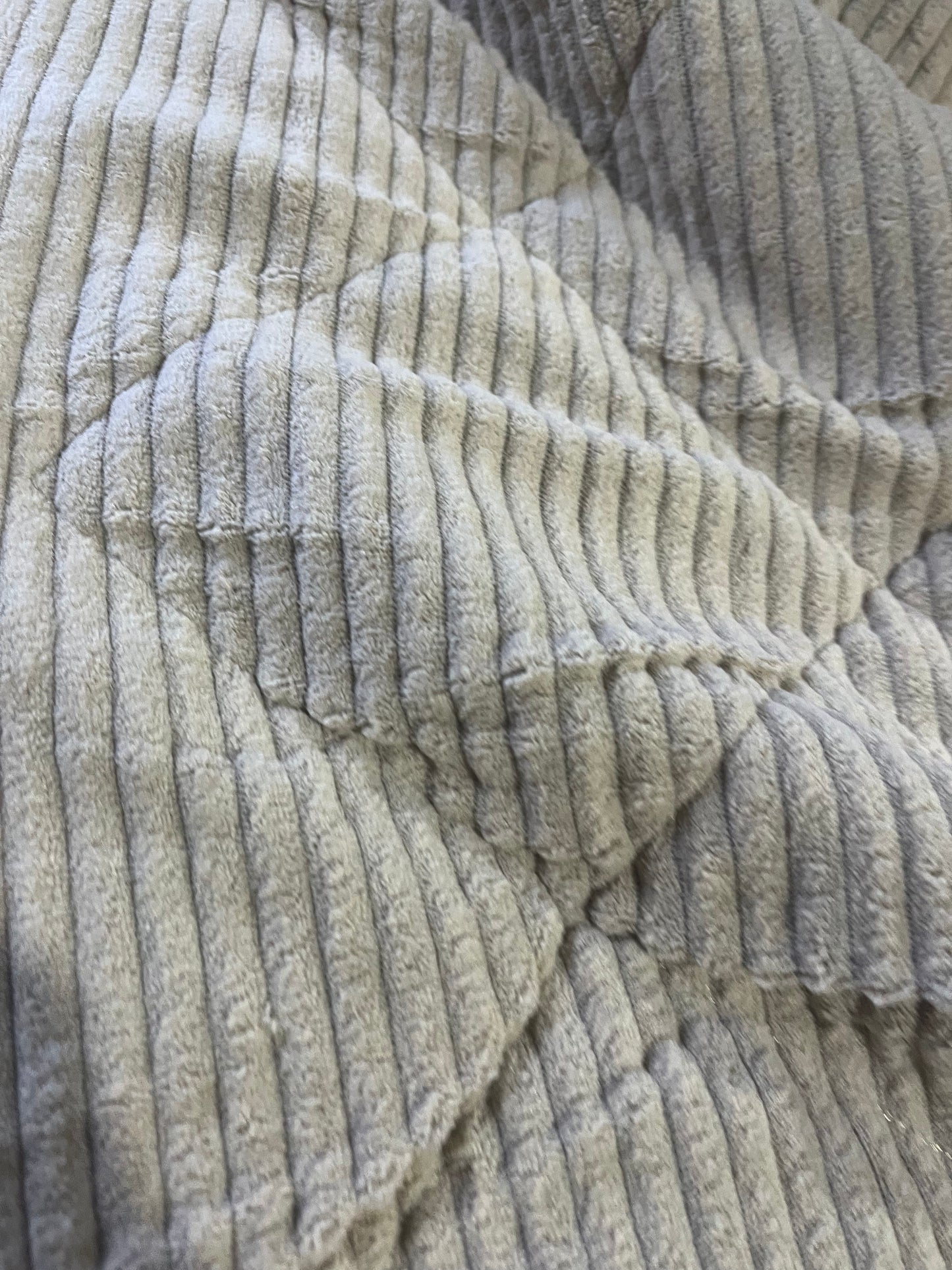 XII 002 quitled velvet sand