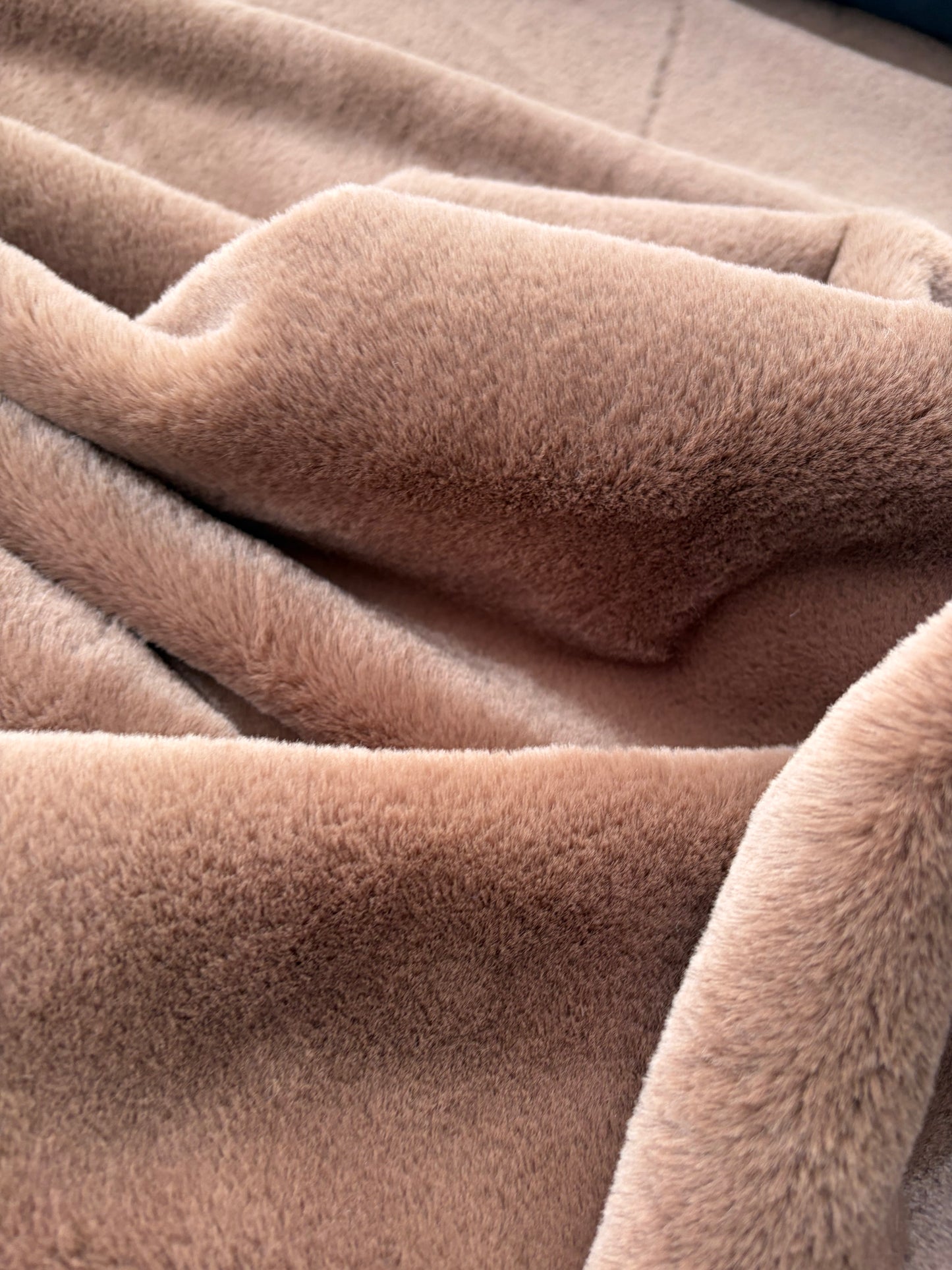WILD WOOL 009 chocolate coloured fake fur