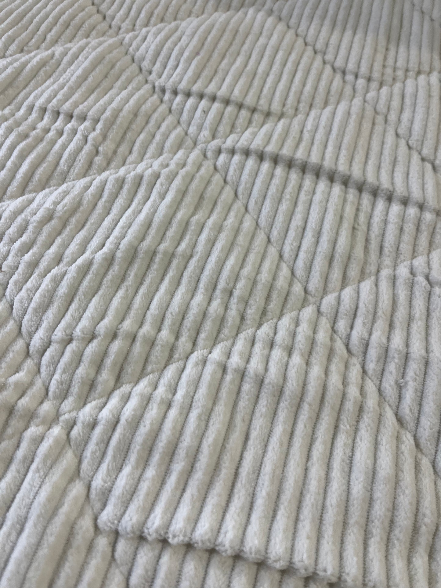 XII 010 quitled velvet cream