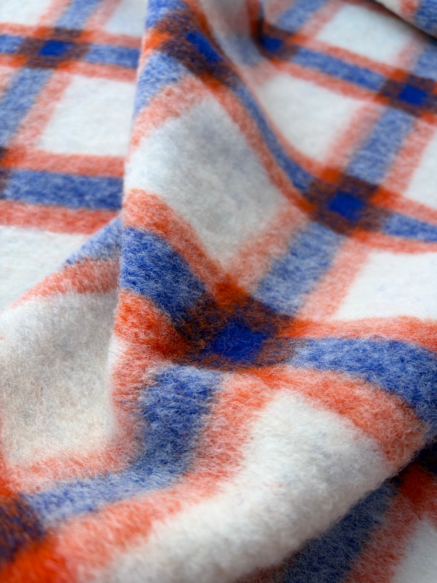 WILD WOOL 024 blue/orange  boiled wool