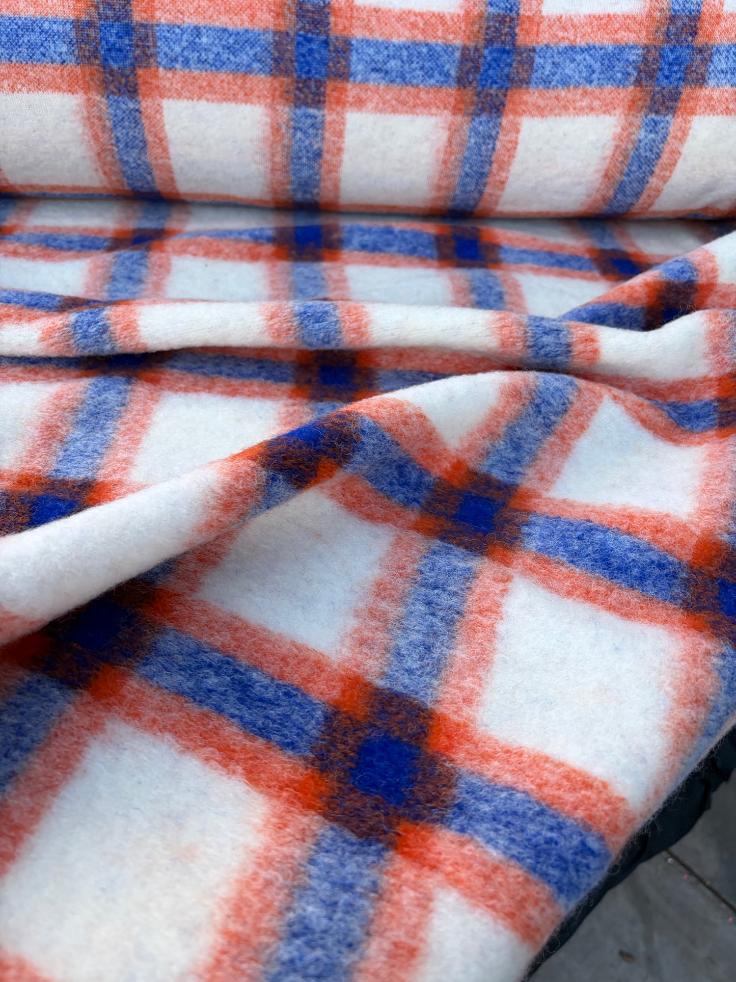 WILD WOOL 024 blue/orange  boiled wool