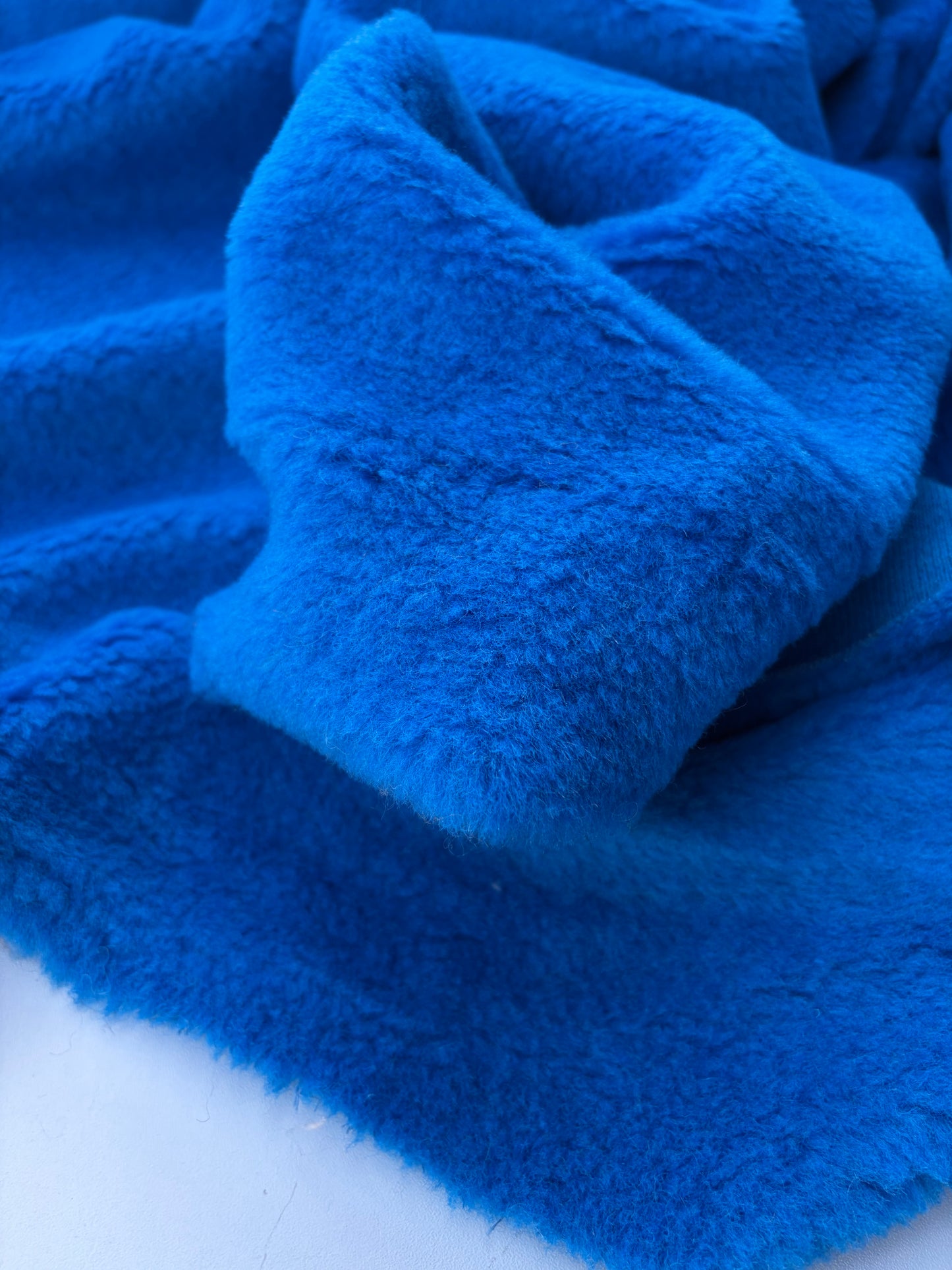 WILD WOOL 025 electric blue boiled wool