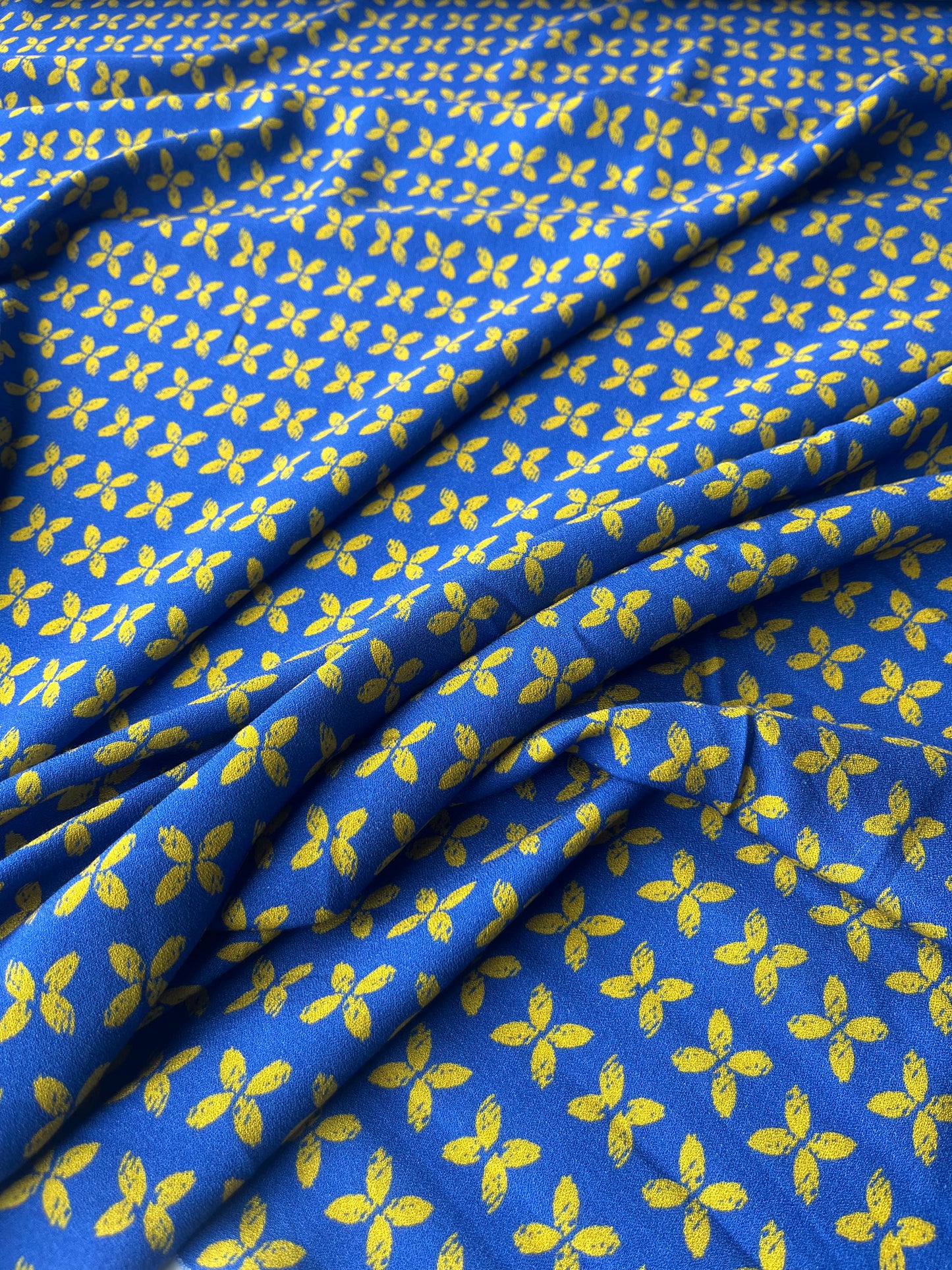 ATHENA 022 viscose crêpe floral digital