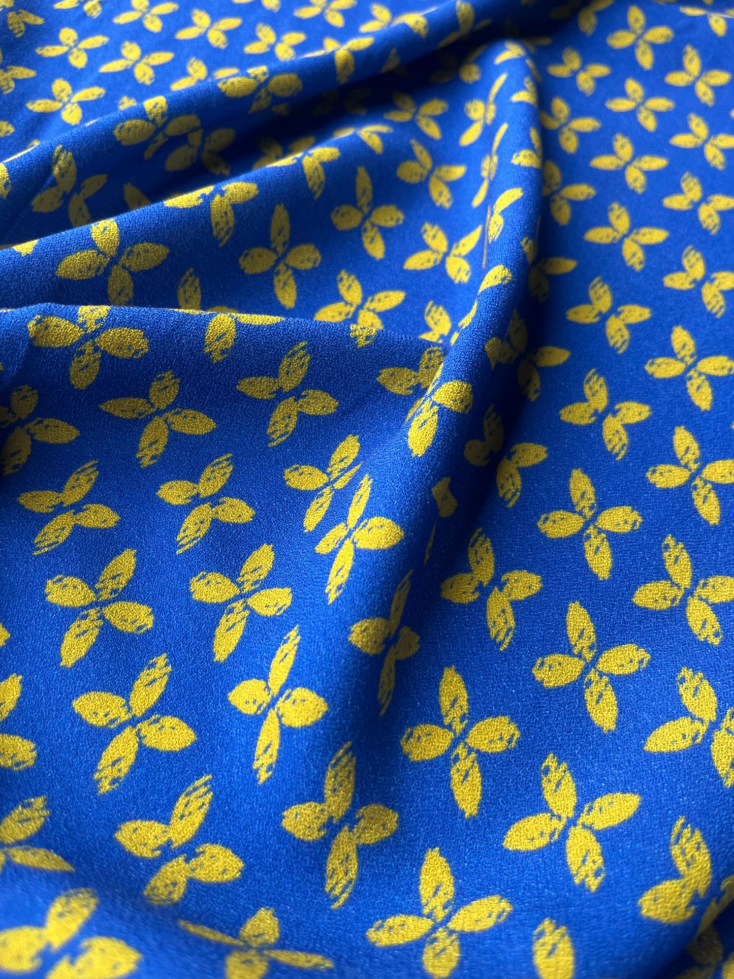 ATHENA 022 viscose crêpe floral digital