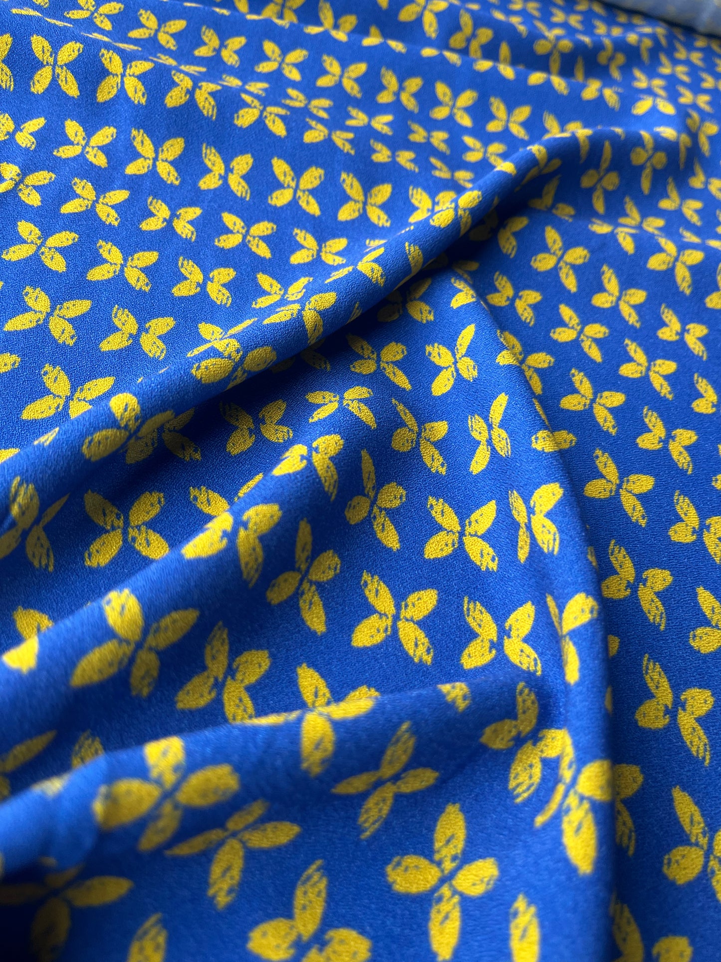 ATHENA 022 viscose crêpe floral digital