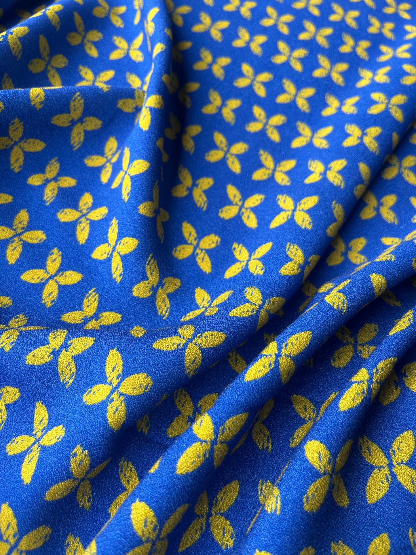 ATHENA 022 viscose crêpe floral digital