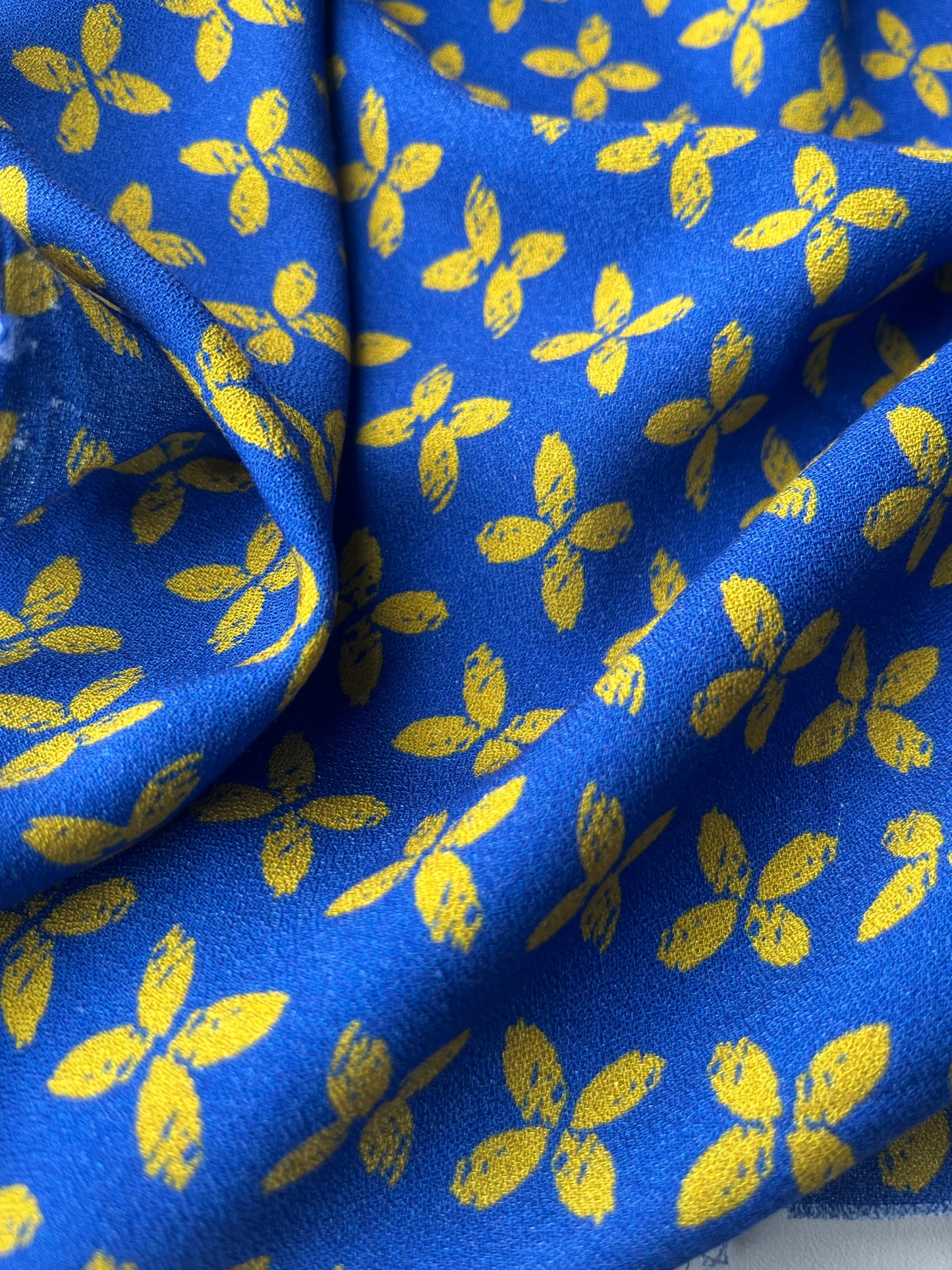 ATHENA 022 viscose crêpe floral digital