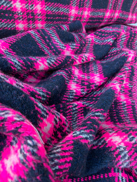 WILD WOOL 026 fuchsia/navy checkered heavy boiled wool
