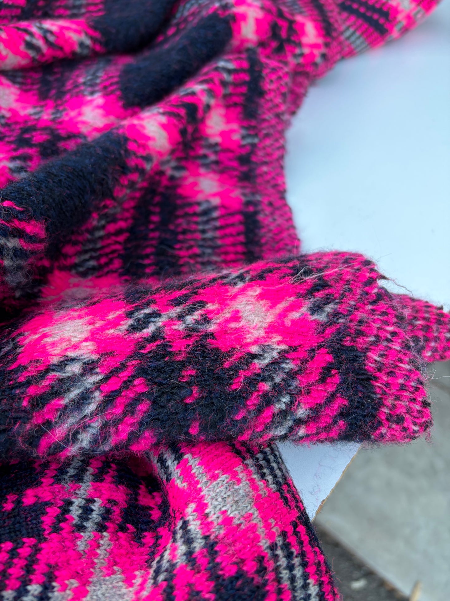 WILD WOOL 026 fuchsia/navy checkered heavy boiled wool