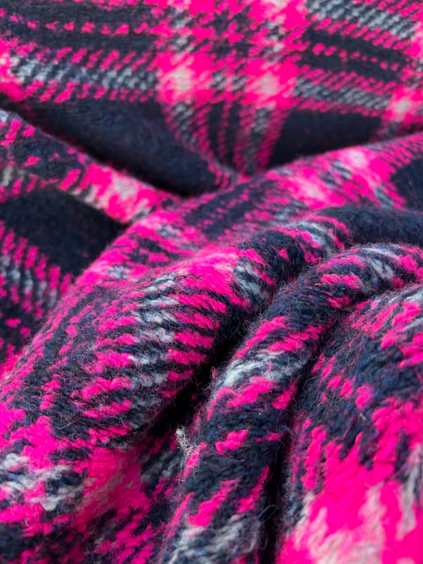 WILD WOOL 026 fuchsia/navy checkered heavy boiled wool