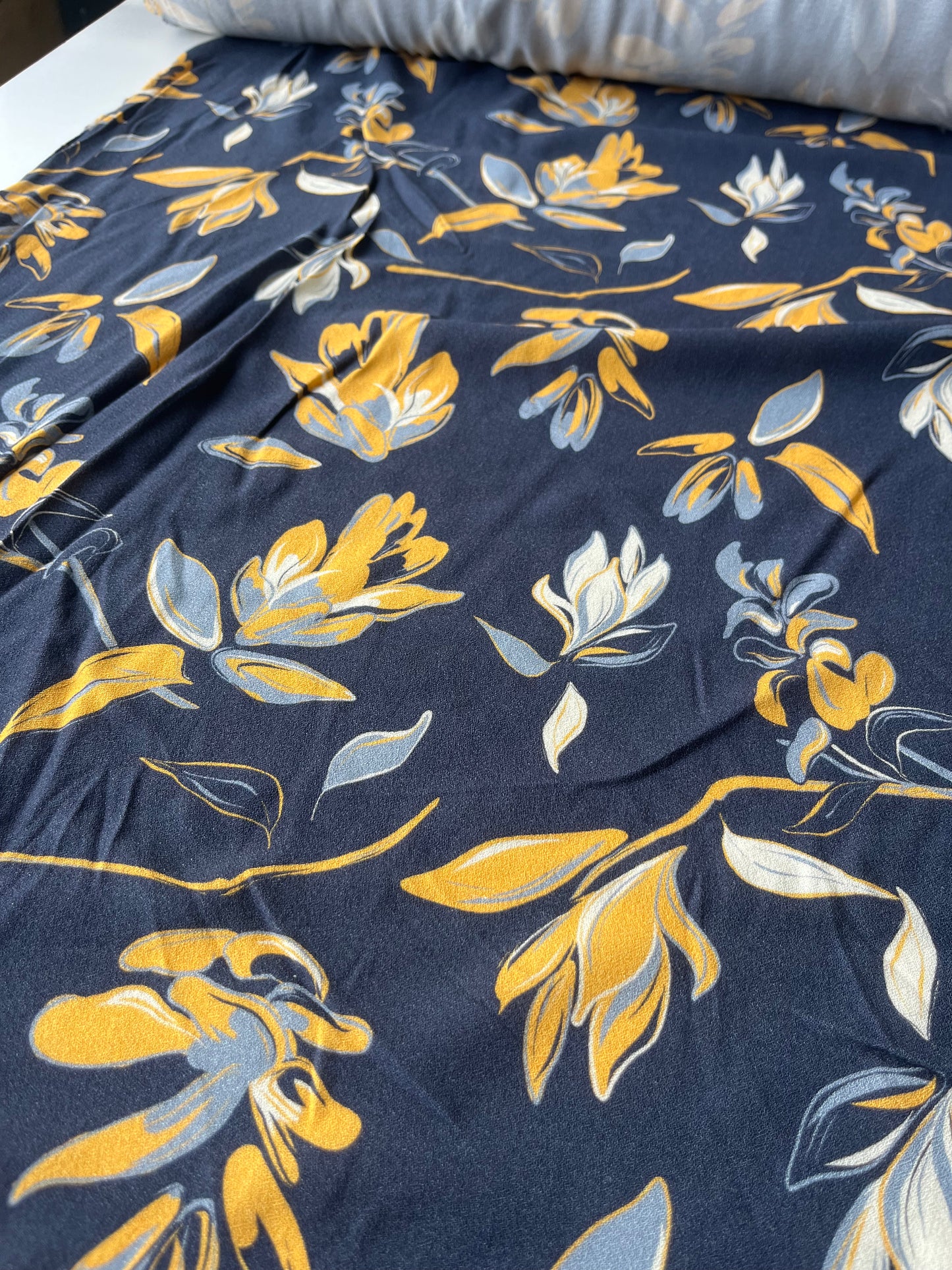 ATHENA 023 viscose crêpe indigo flowers