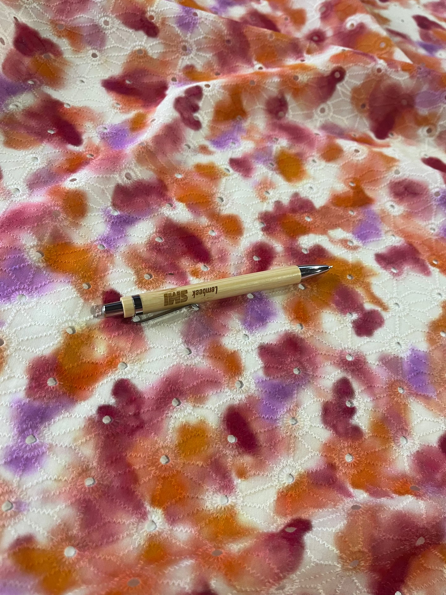 XII 027 broderie anglaise tie dye pink